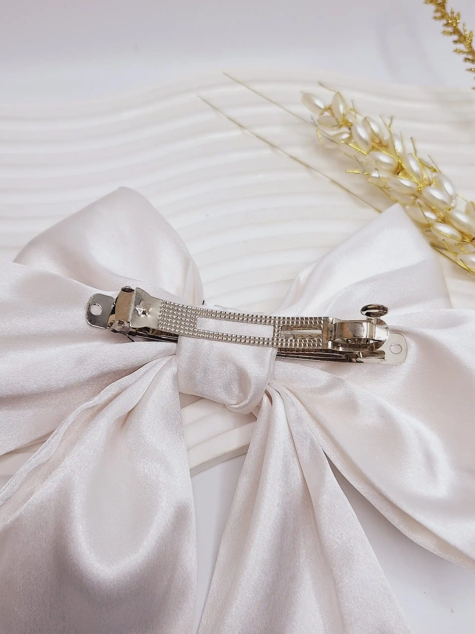 گیره یا گلسر مو فرانسوی طرح پاپیون جنس ساتن با کیفیت (رنگ سفید)