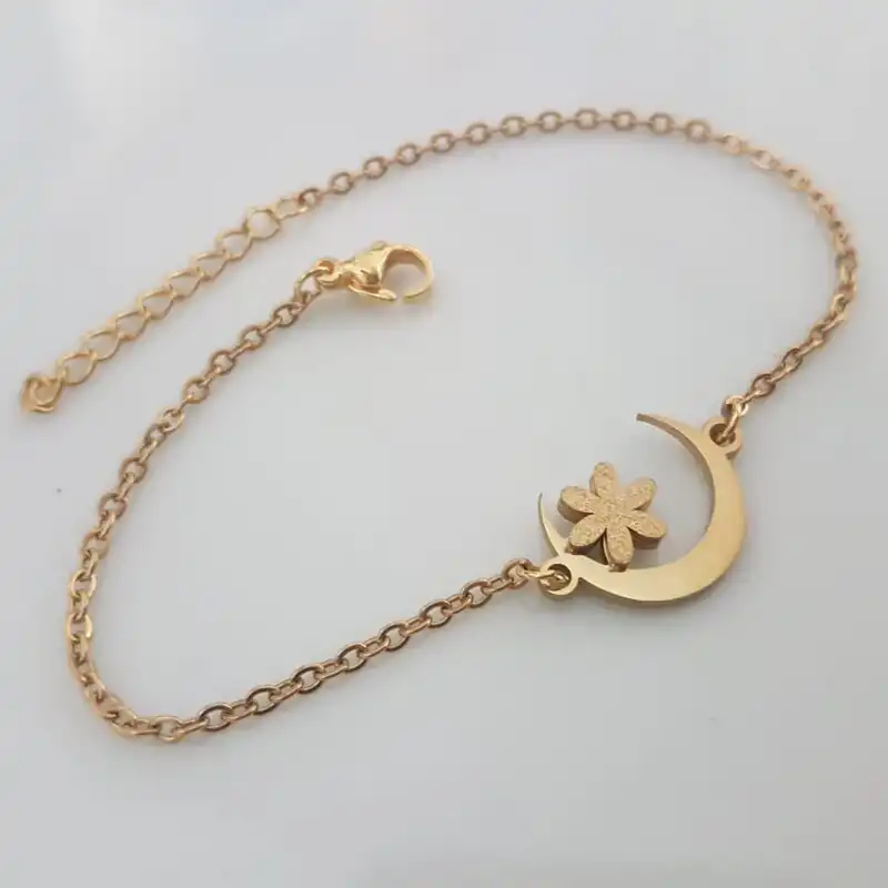 دستبند طرح ماه و گل شنی طلایی