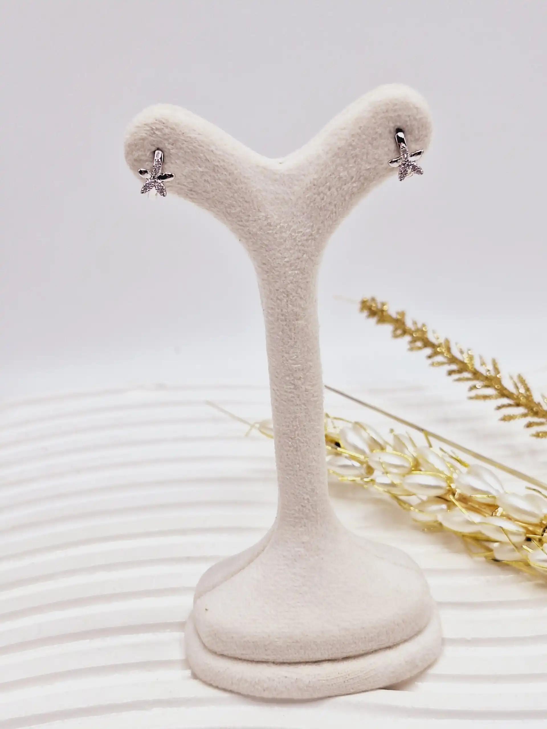 گوشواره قفلی طرح تگ گل نقره ای ژوپینگ