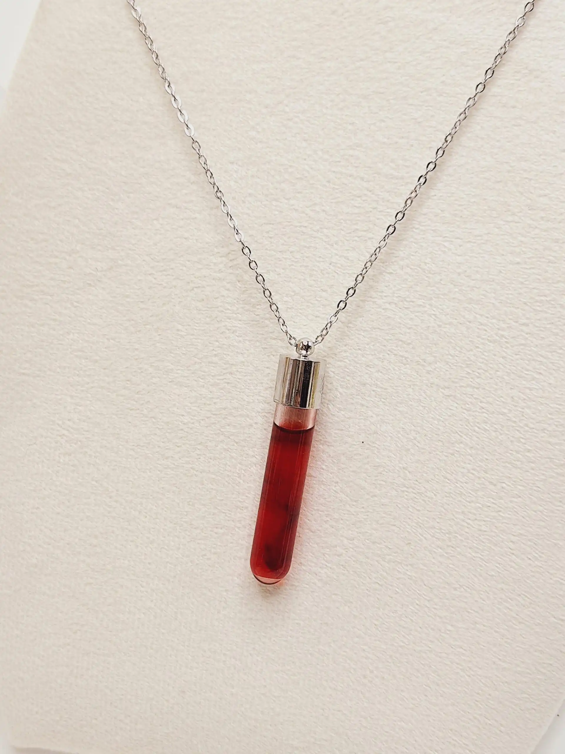 گردنبند شیشه خون استیل