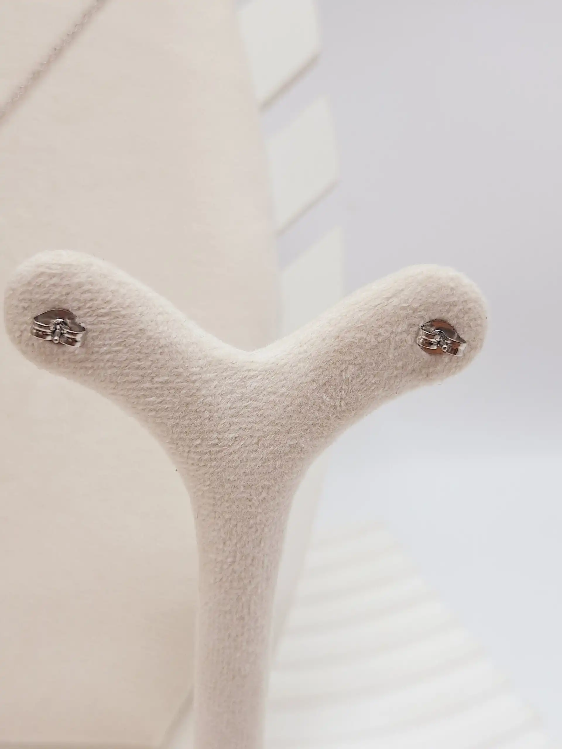 ست گوشواره و گردنبند طرح دختر آرزوها نقره ای استیل