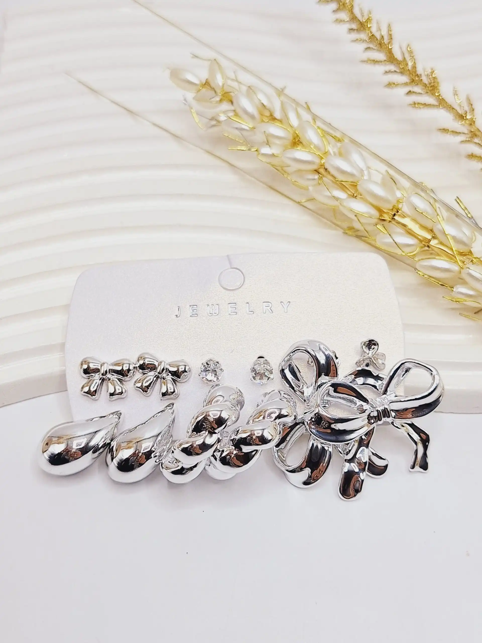 پک گوشواره 6 تایی مجلسی آبکاری رادیوم (طرح سوم)