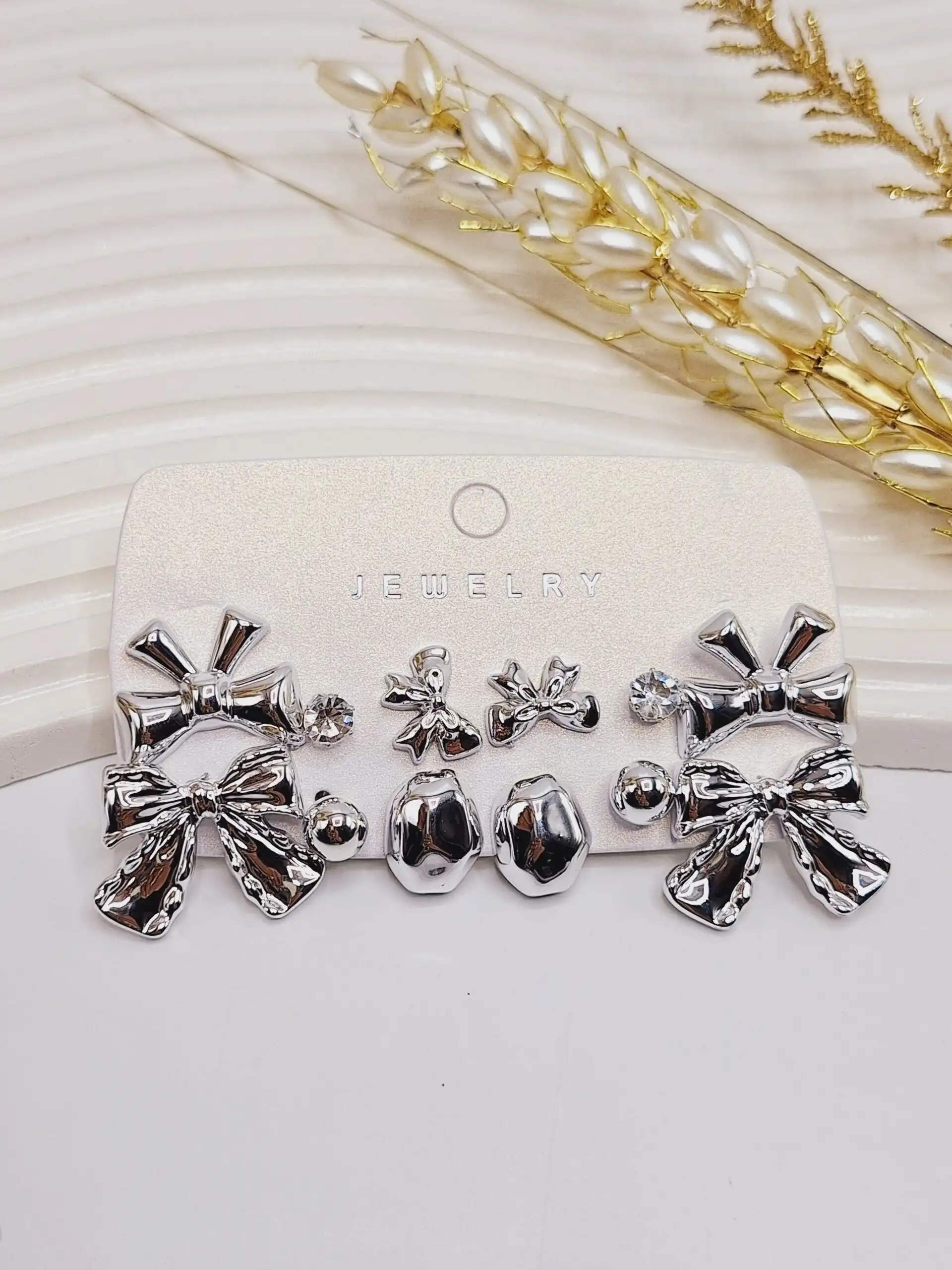 پک گوشواره 6 تایی مجلسی آبکاری رادیوم (طرح چهارم)