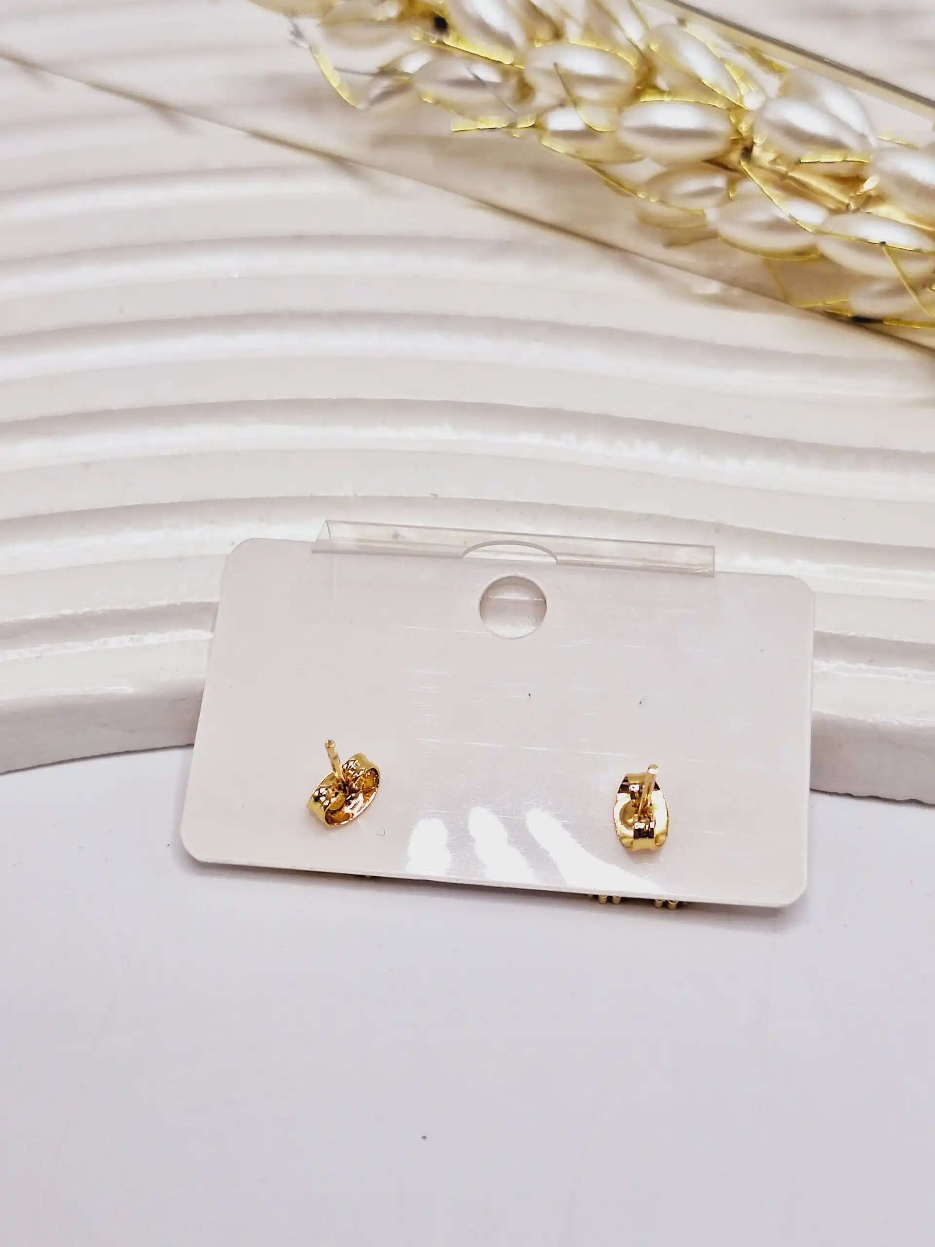 گوشواره پرطرفدار میخی طرح ونکلیف (مشکی)