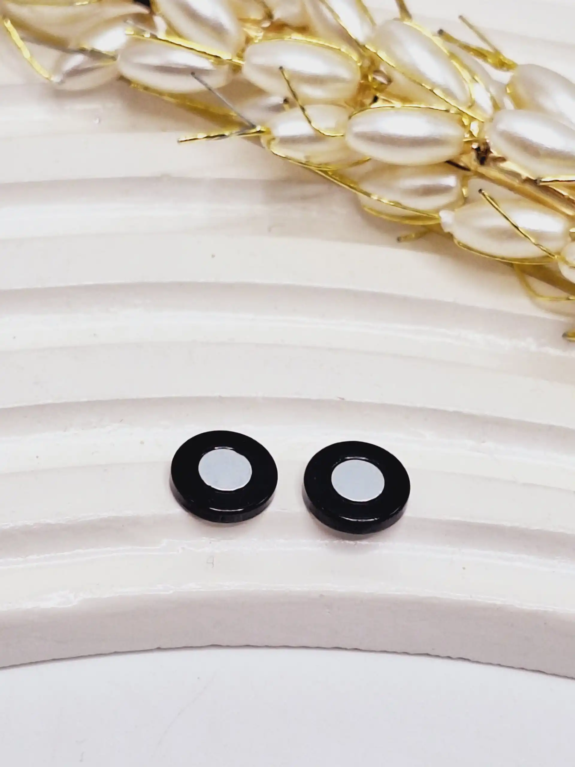 پرسینگ فیک مگنتی گوش رنگ مشکی مناسب آقایان