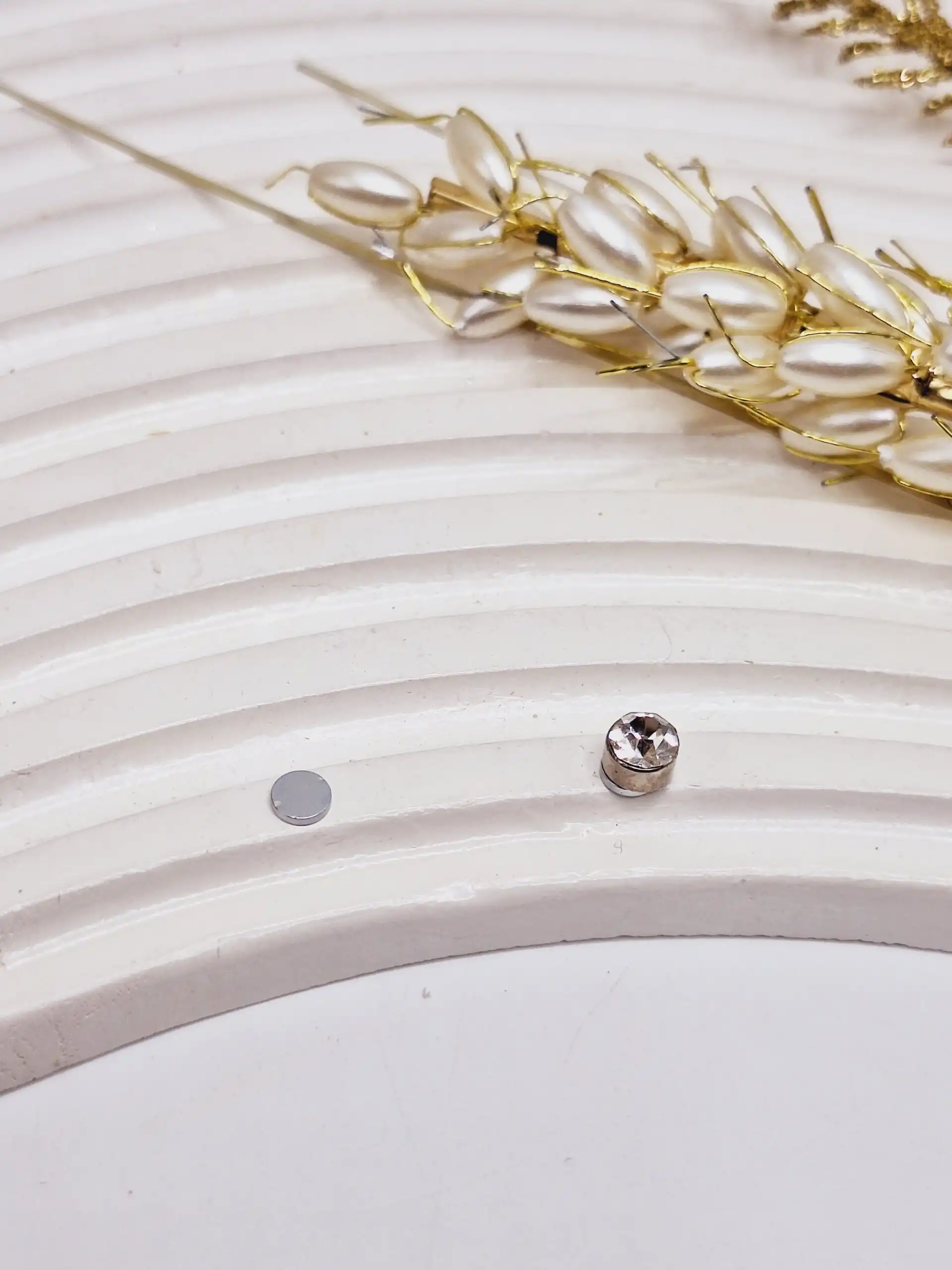 گوشواره مگنتی تک نگین بدون نیاز به سوراخ کردن گوش