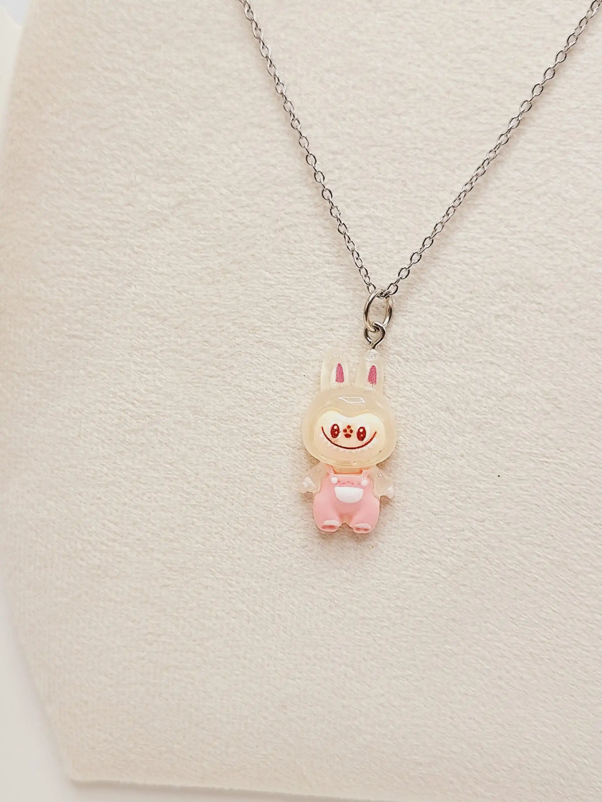 گردنبند لبوبو شب تاب (صورتی روشن)