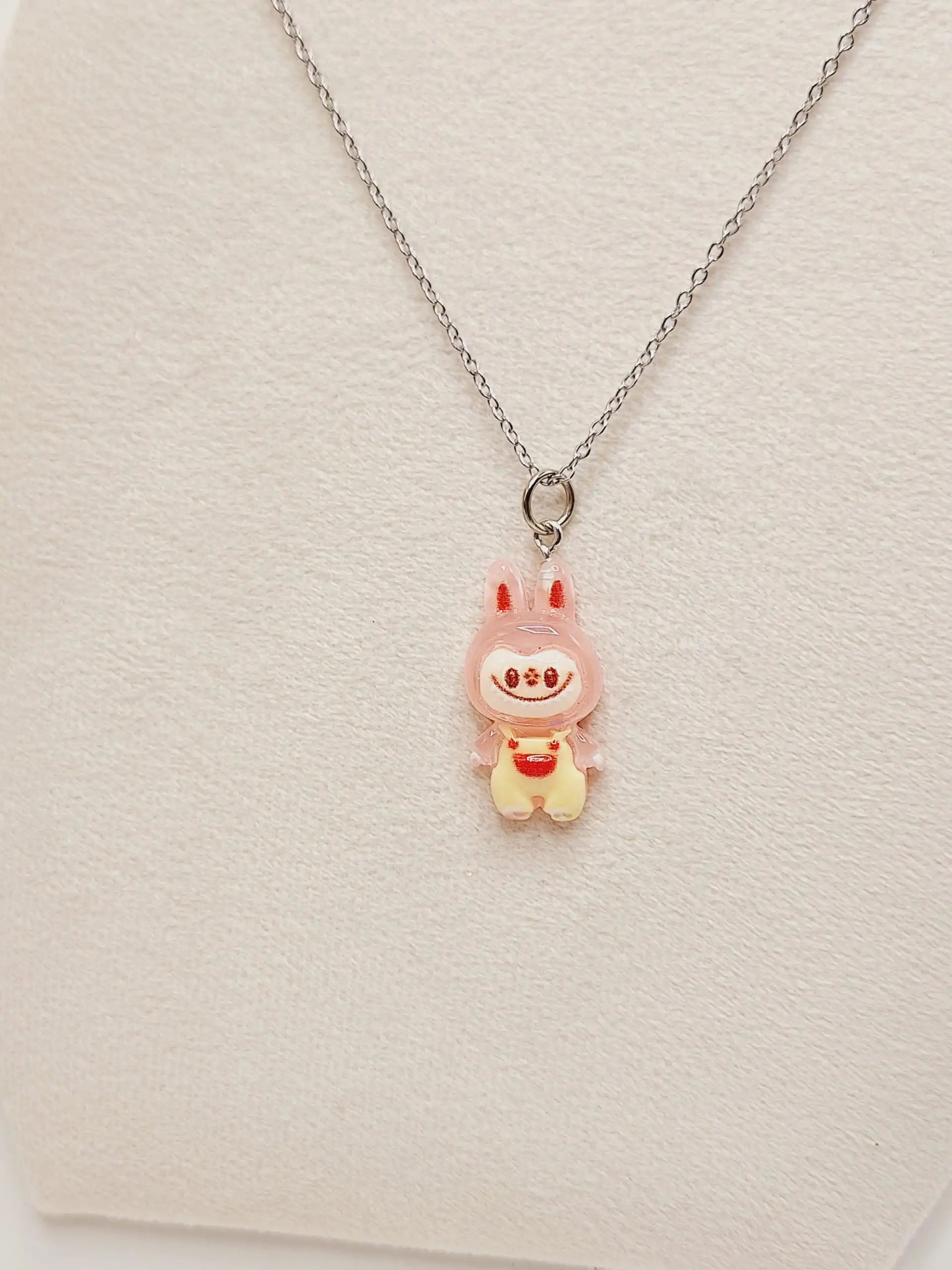 گردنبند لبوبو شب تاب (زرد)