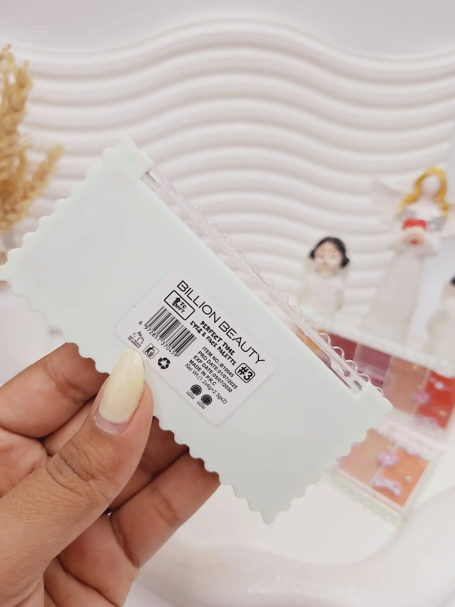 پالت سایه چشم 8 رنگ BILLION BEAUTY کد 0459