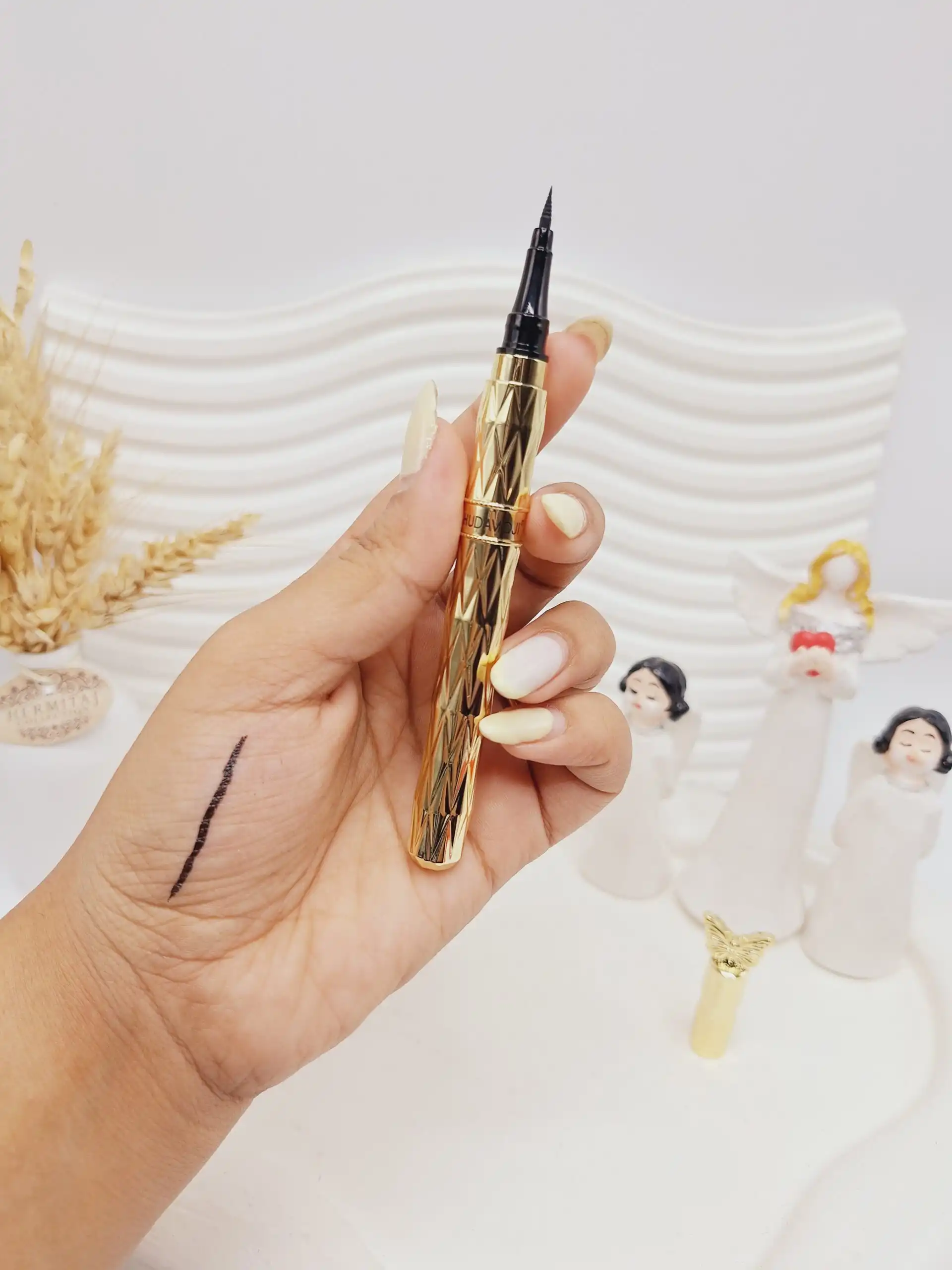 خط چشم ماژیکی پروانه ایی اورجینال هدى موجی کد 5120