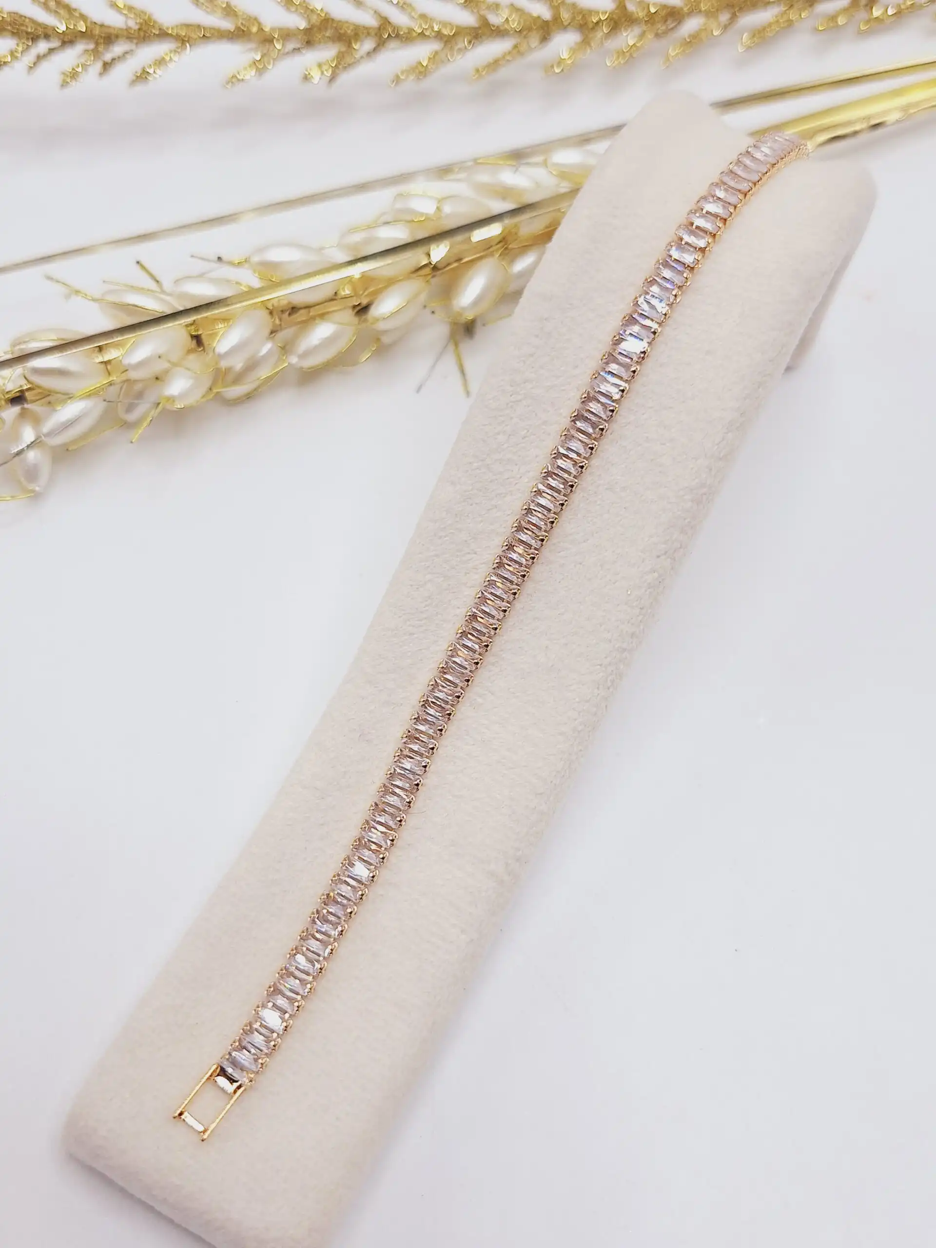 دستبند پرطرفدار تنیسی طلایی