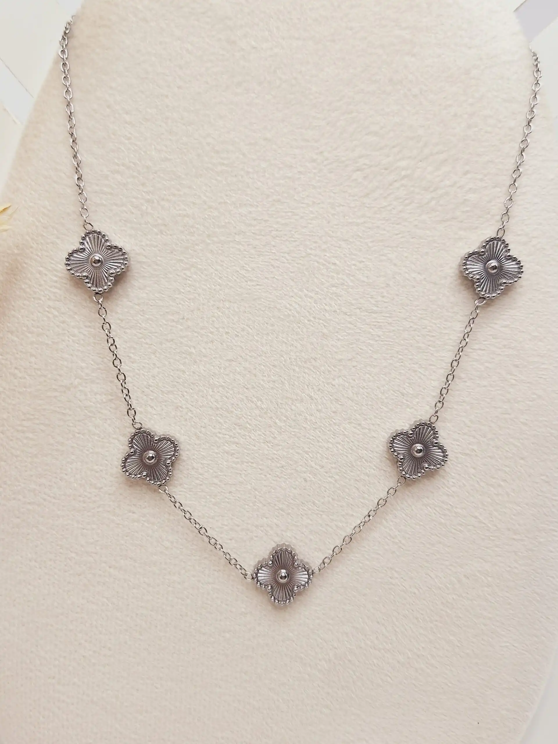 گردنبند پرطرفدار ون کلیف (نقره ای تک رنگ)