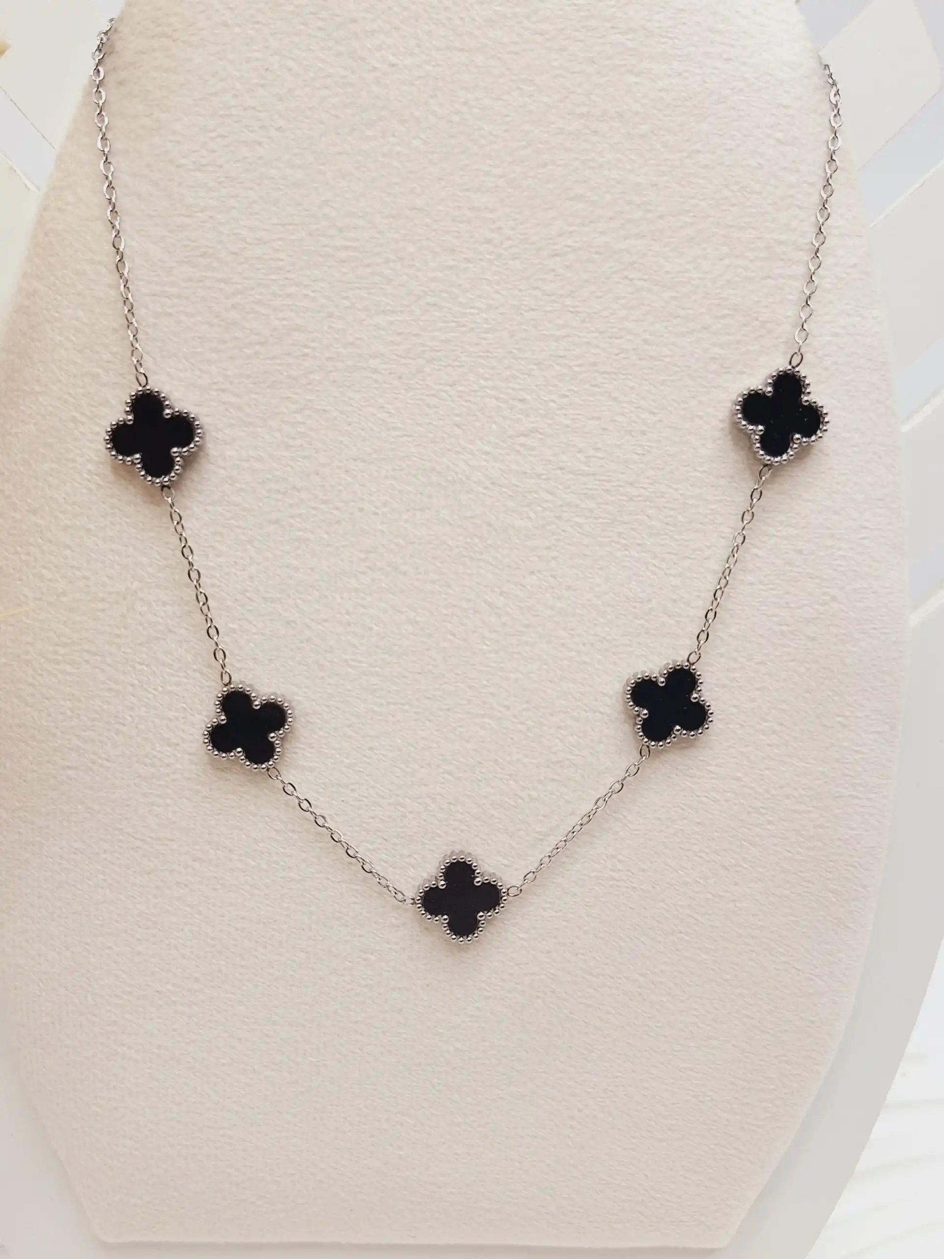 گردنبند پرطرفدار ون کلیف (مشکی نقره ای)