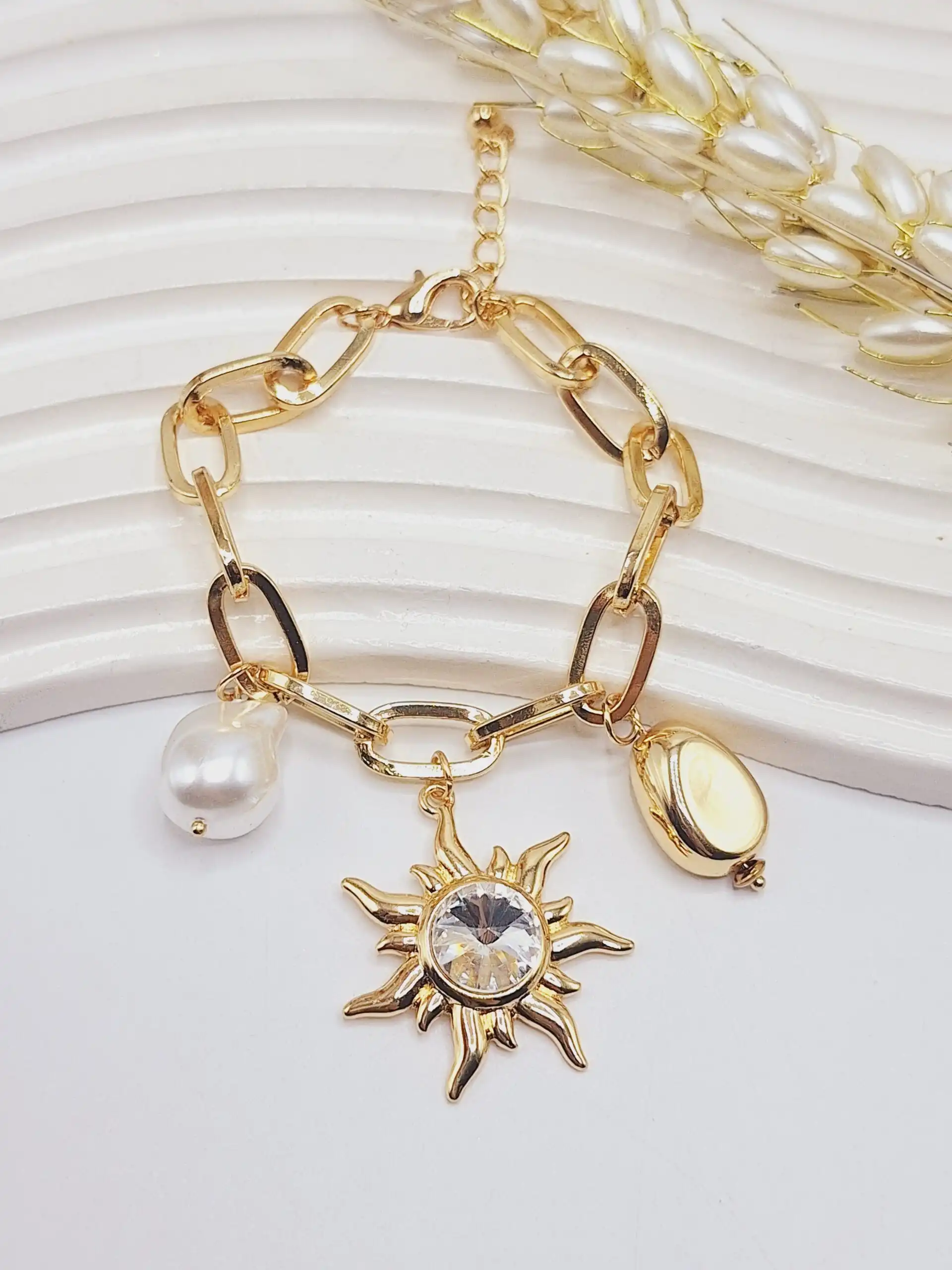 دستبند ترند خورشیدی رنگ طلایی