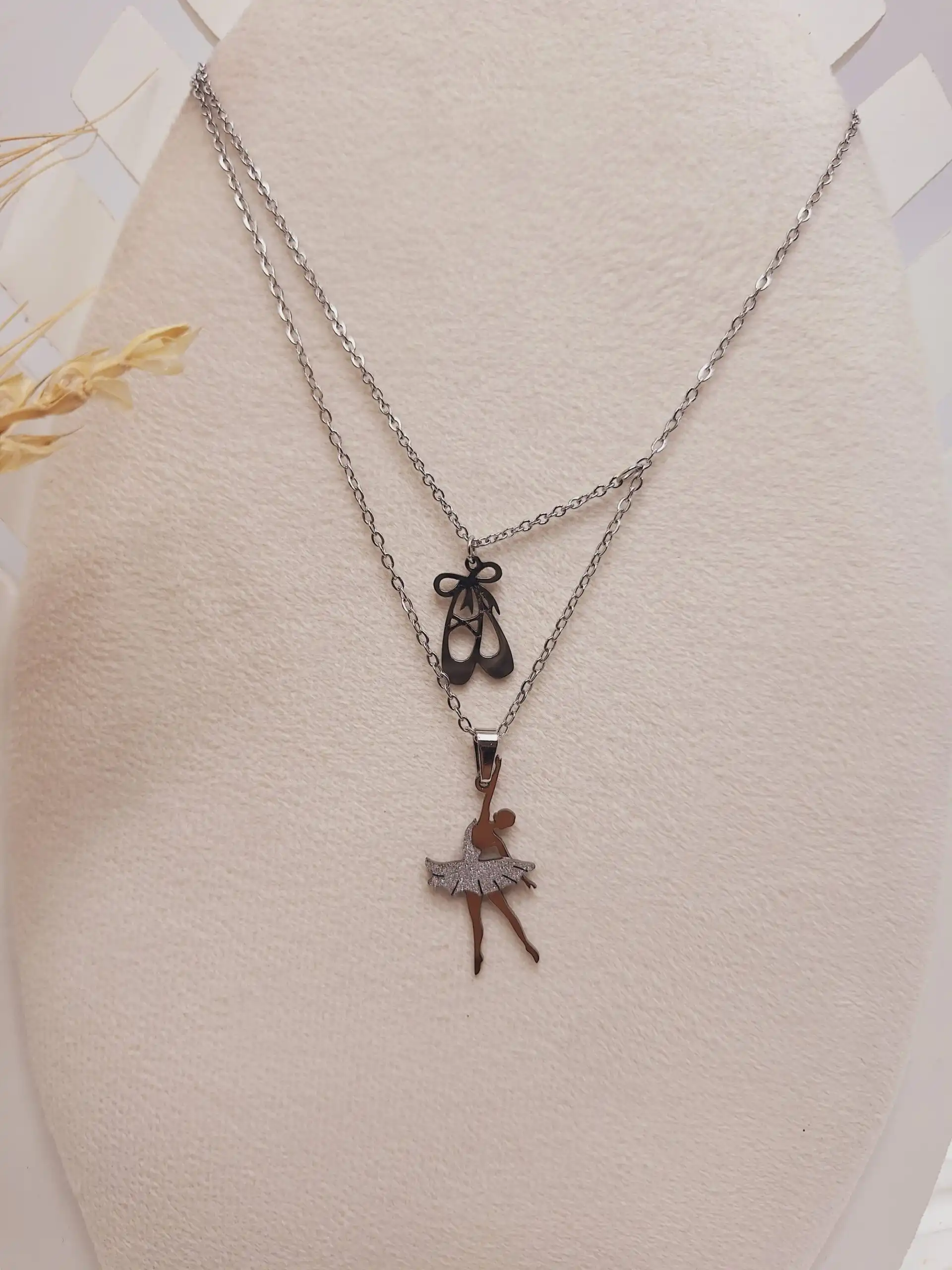 ست گوشواره و گردنبند 2 لاین طرح بالرین نقره ای استیل