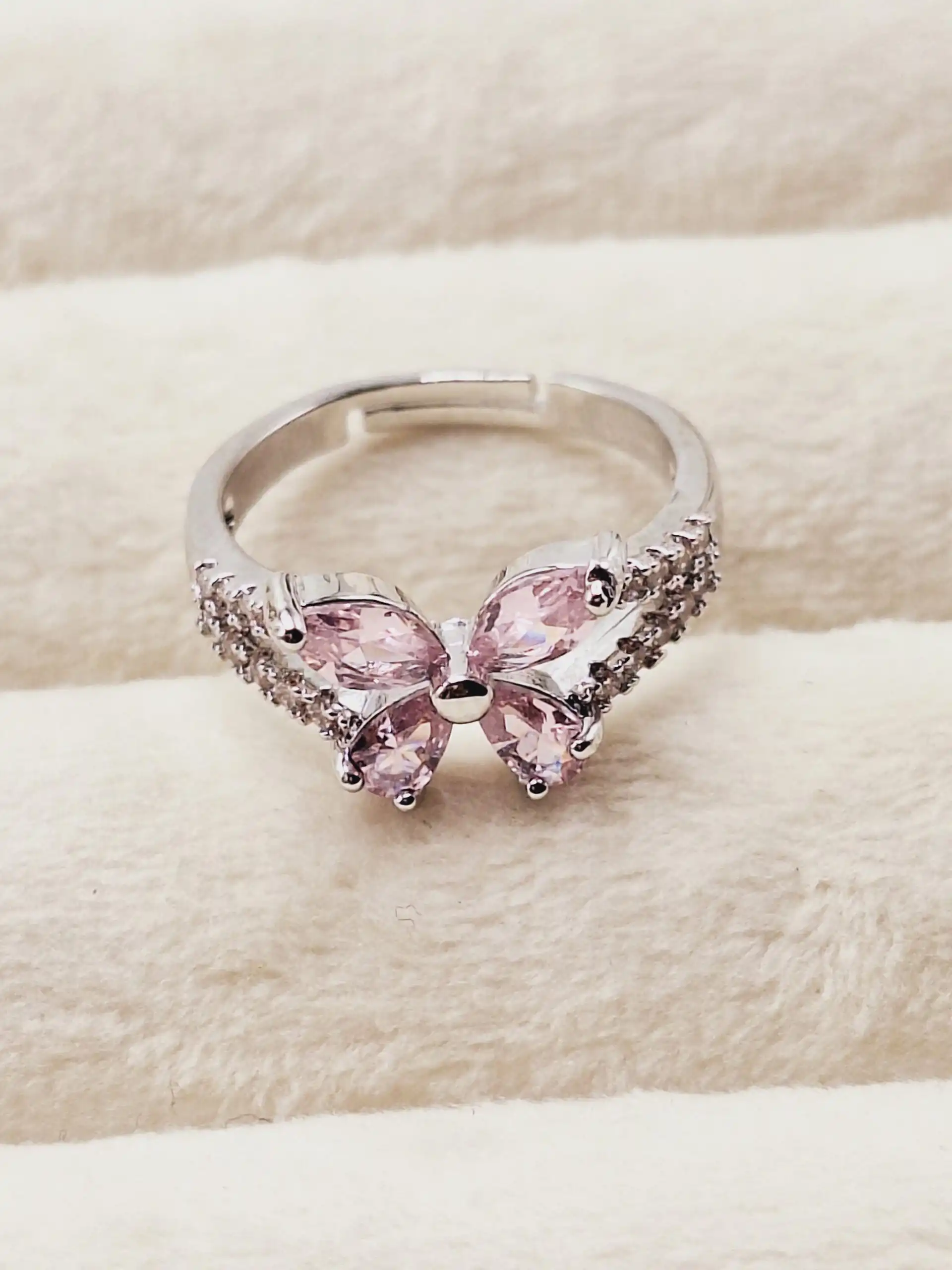 انگشتر جواهری طرح پروانه جواهری صورتی فری سایز