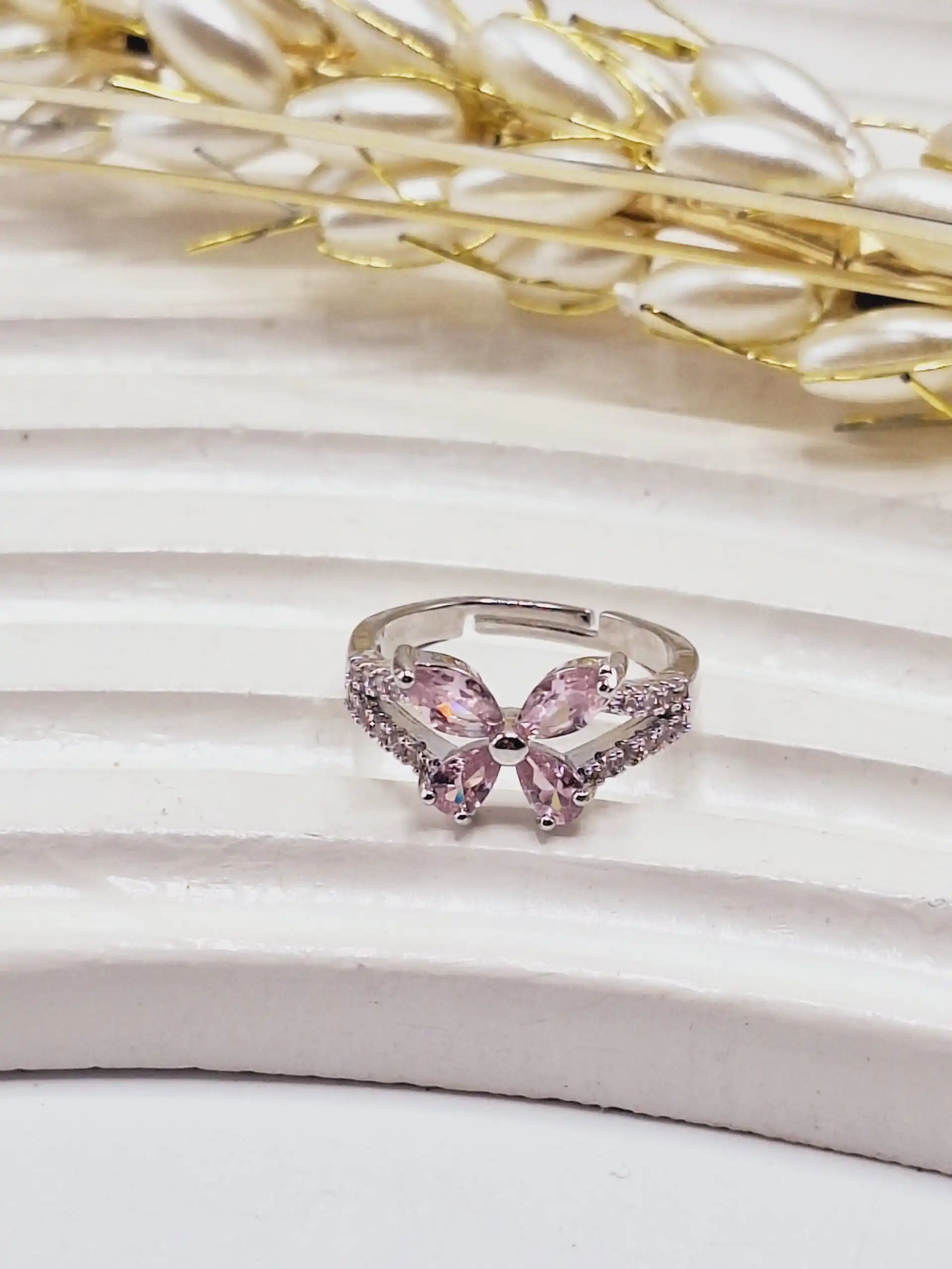 انگشتر جواهری طرح پروانه جواهری صورتی فری سایز