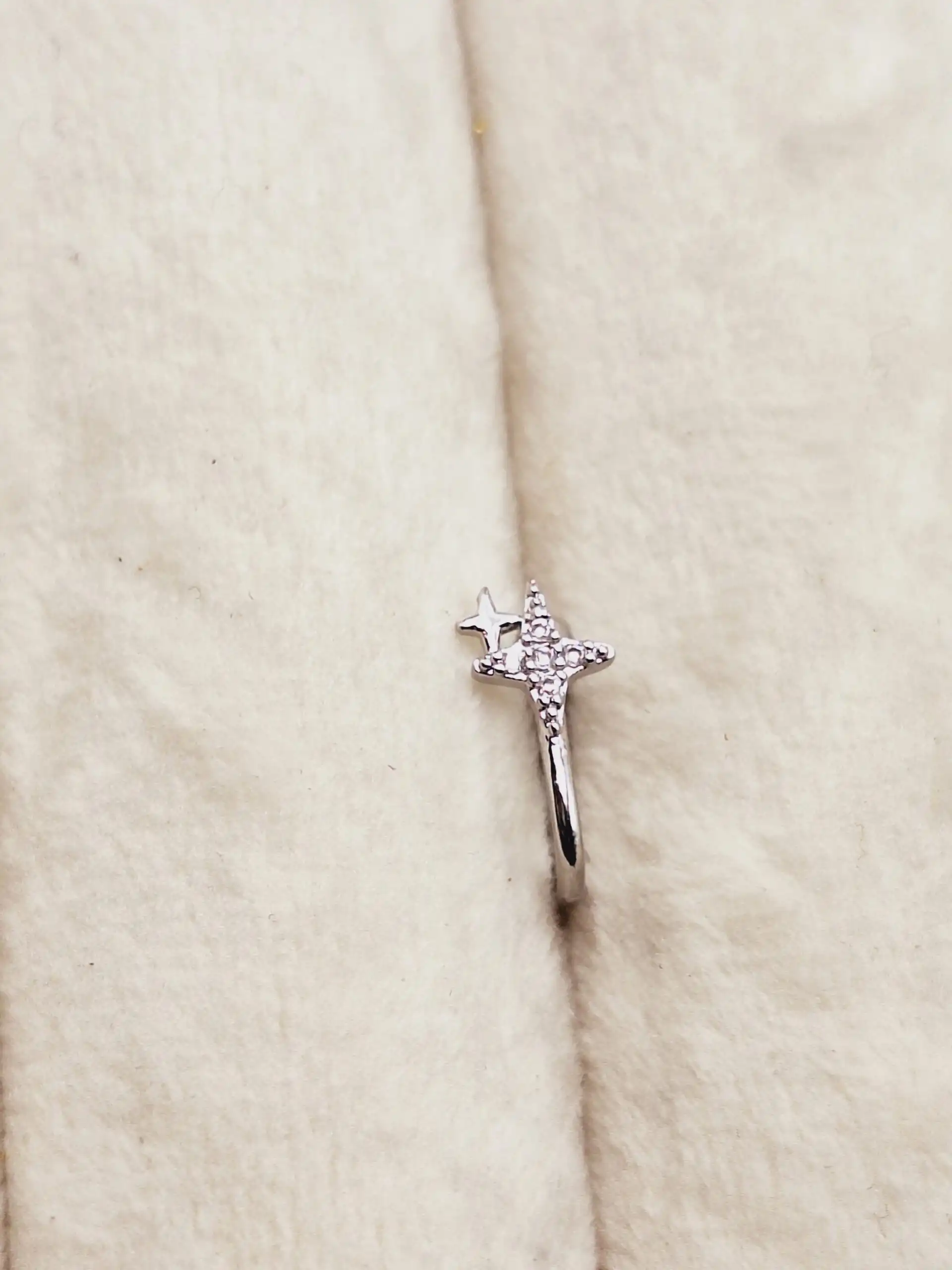 پرسینگ فیک بینی طرح درخشش نقره ای