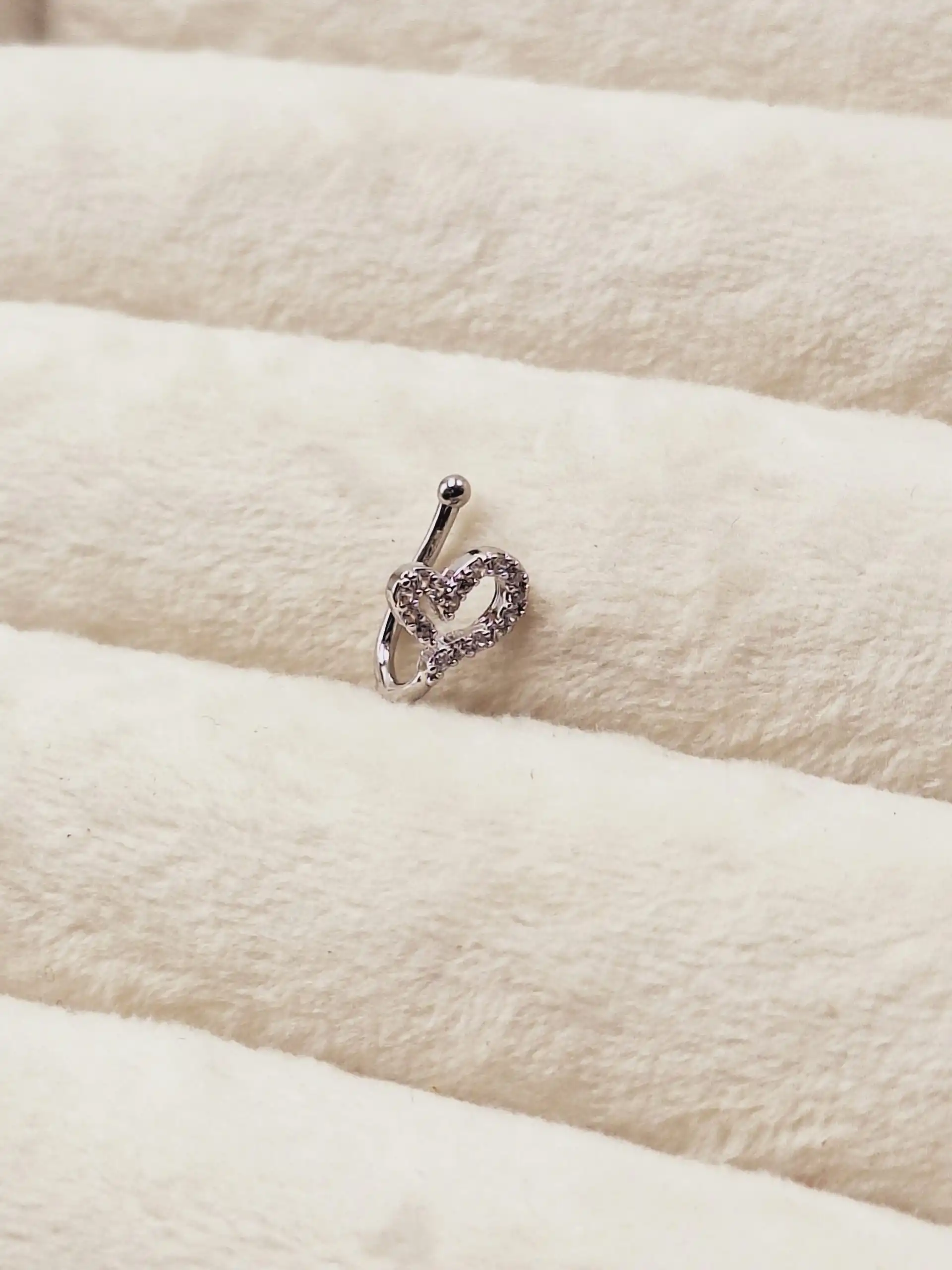 پرسینگ فیک بینی طرح قلب کج نقره ای