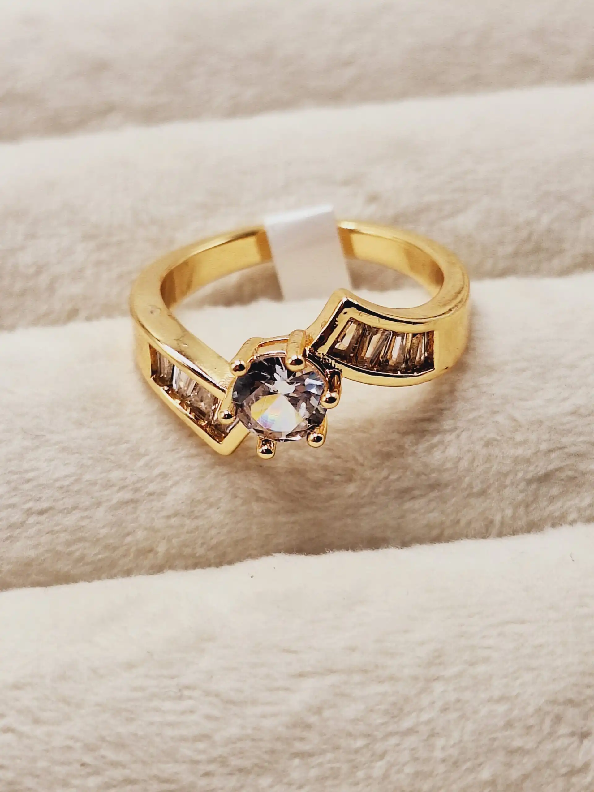 انگشتر نامزدی تک نگین آبکاری برنجی