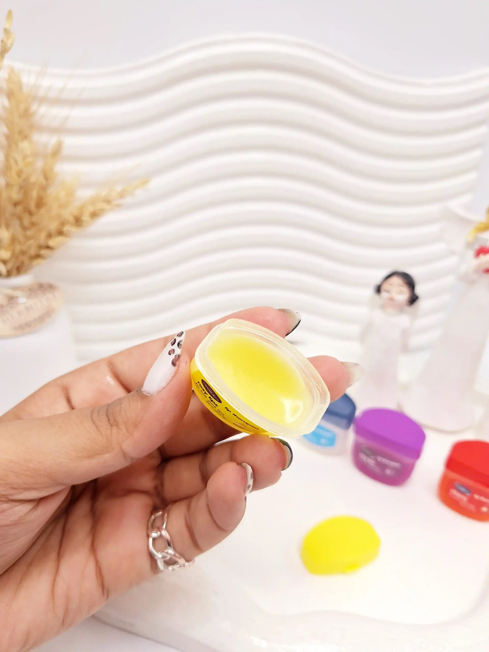 وازلین لب میوه ای نرم کننده لب برند VasdLene کد6427