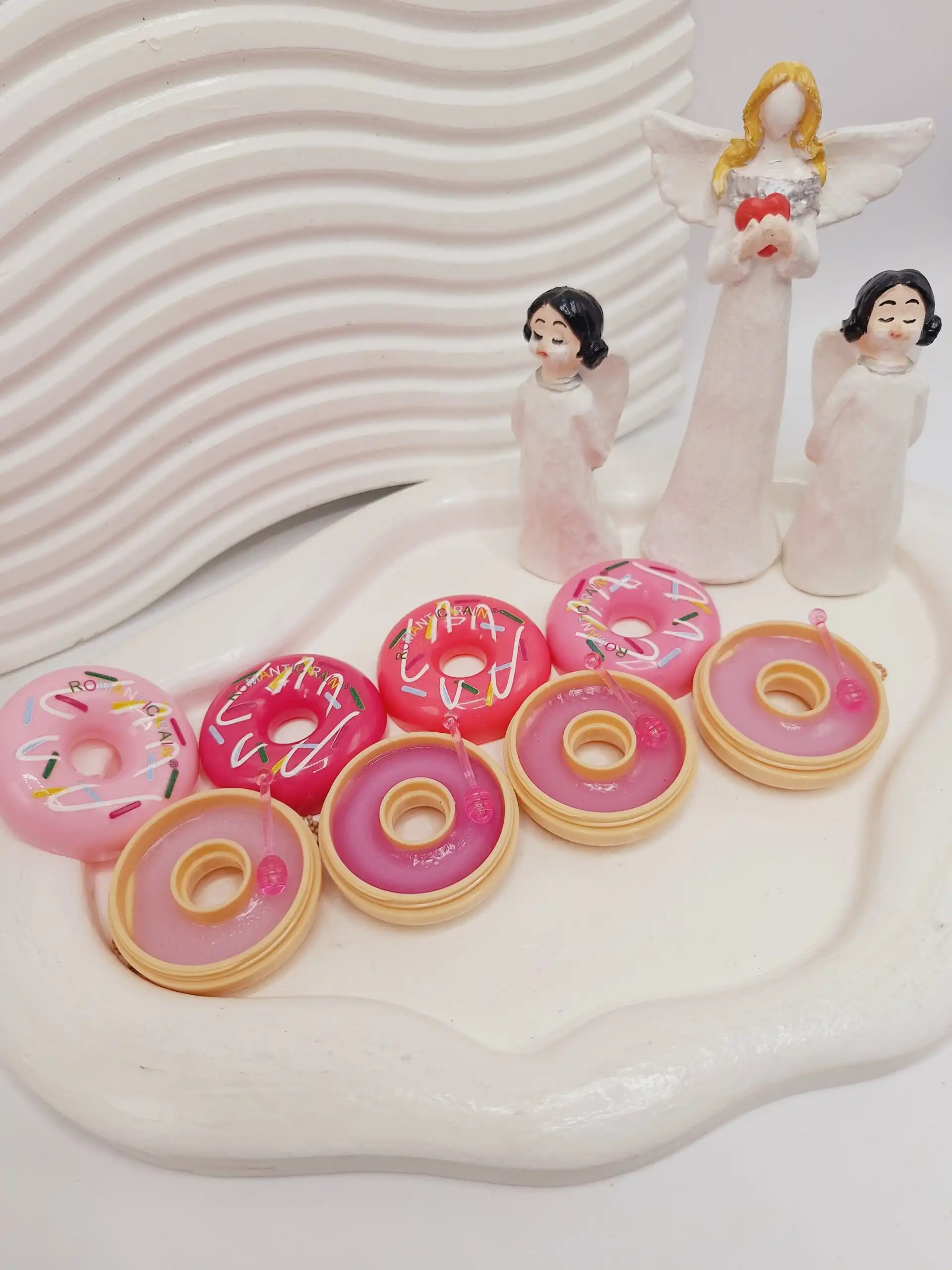 لیپ گلاس رژی دونات زه همراه براش برند رومانتیک رین کد 1110