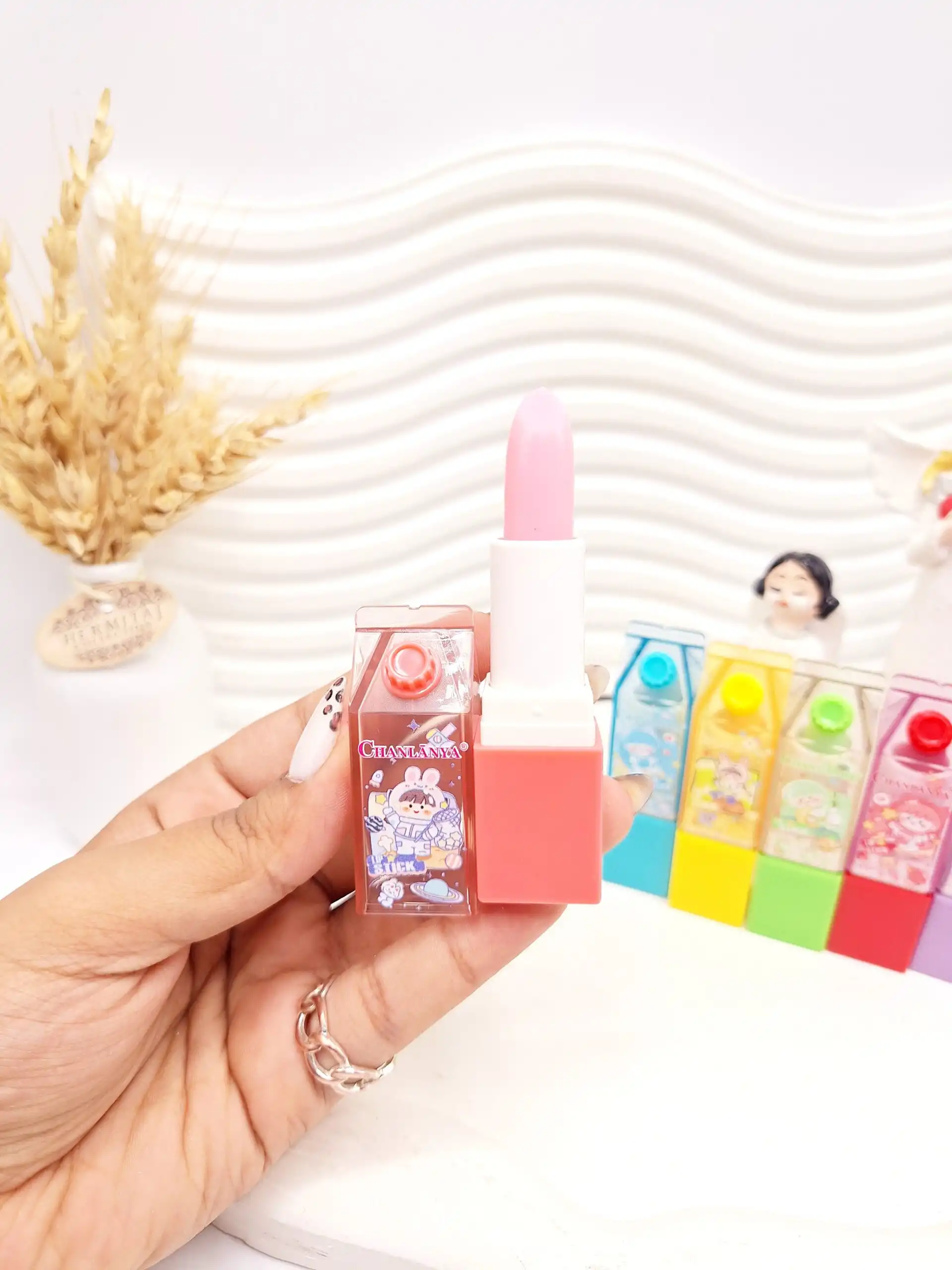 بالم لب پوکه شیشه پاکتی فضایی بانمک  کد 5520