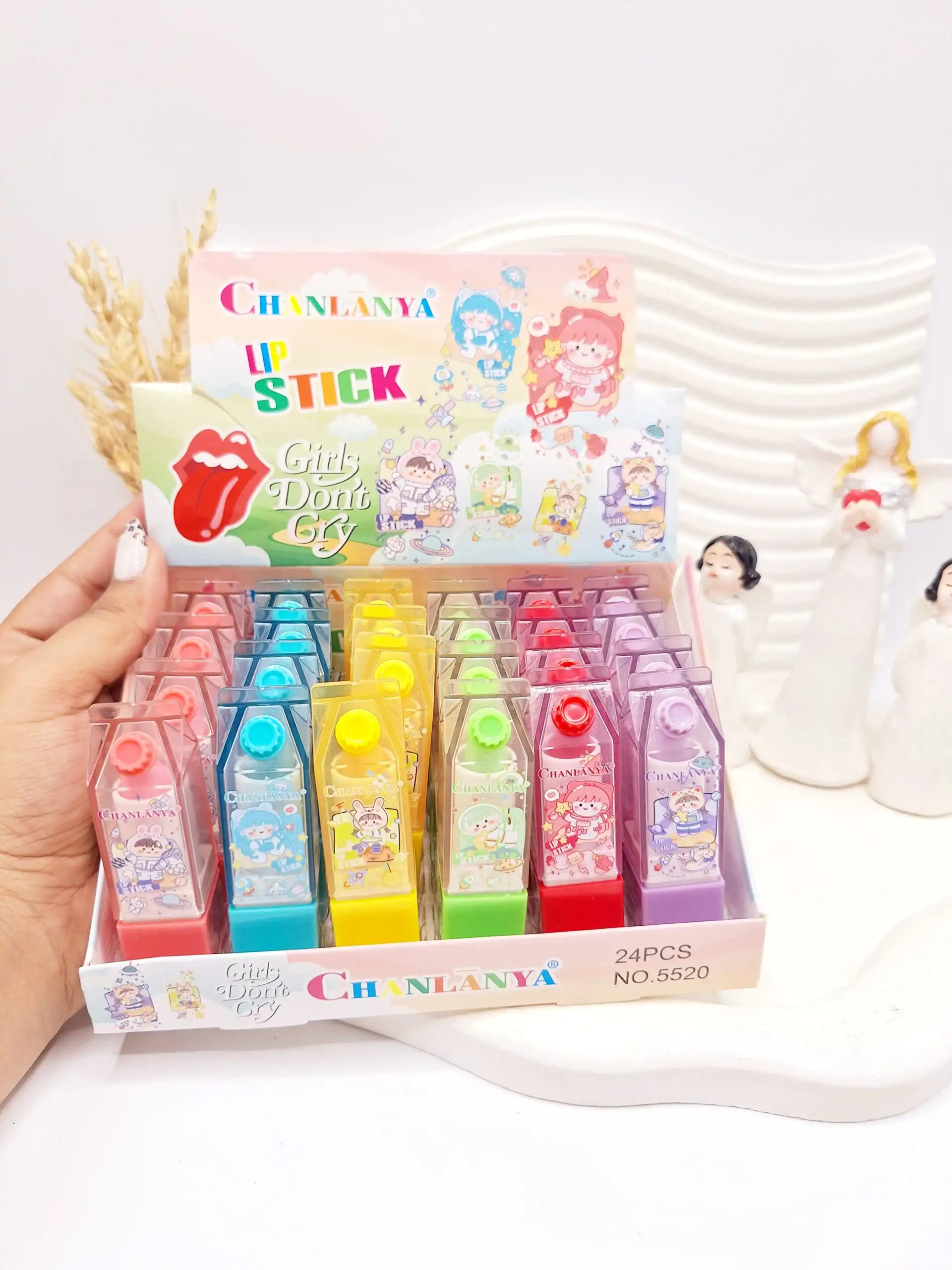 بالم لب پوکه شیشه پاکتی فضایی بانمک  کد 5520