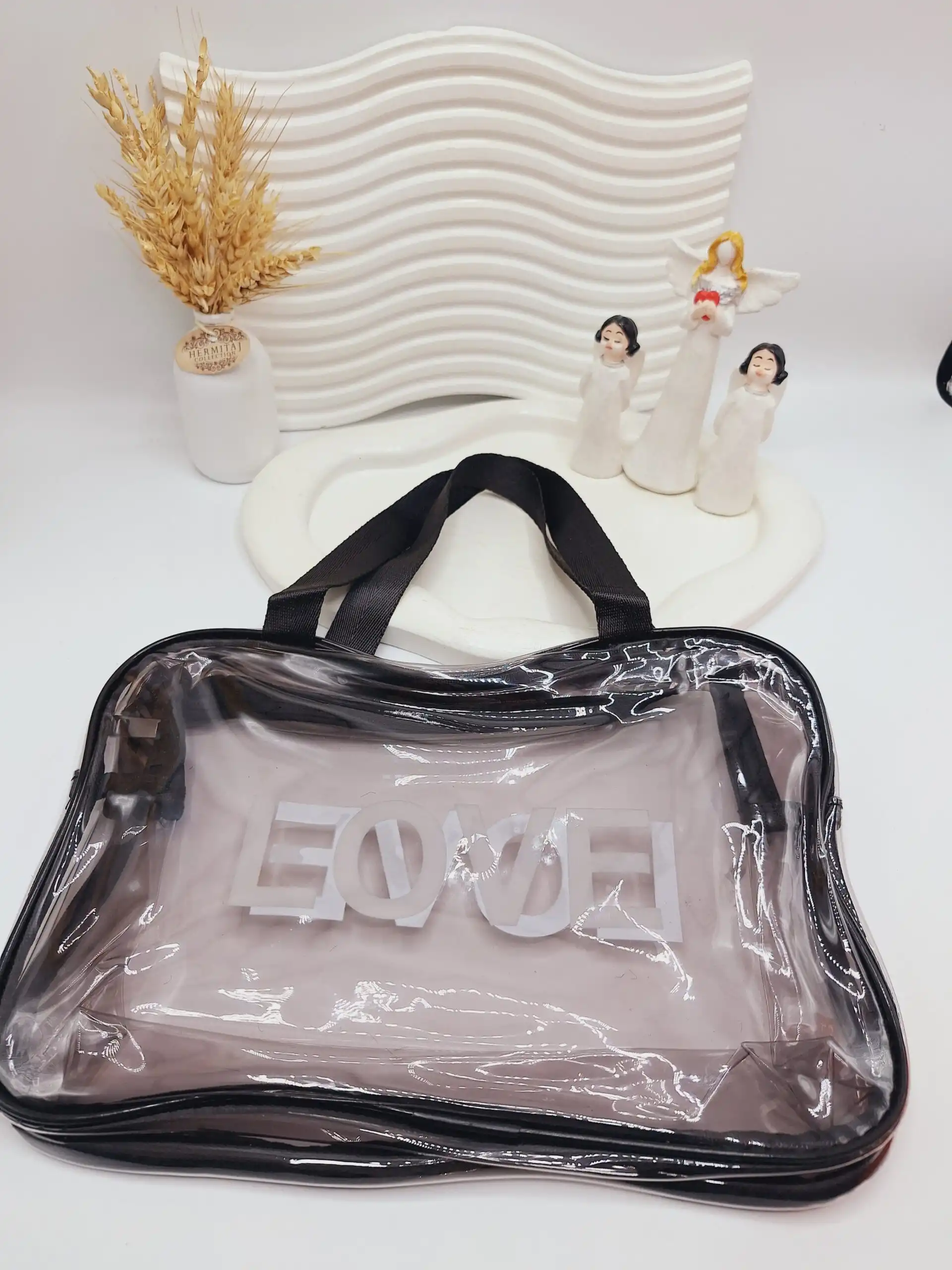 کیف لوازم آرایشی سایز بزرگ مدل LOVE (رنگ مشکی)