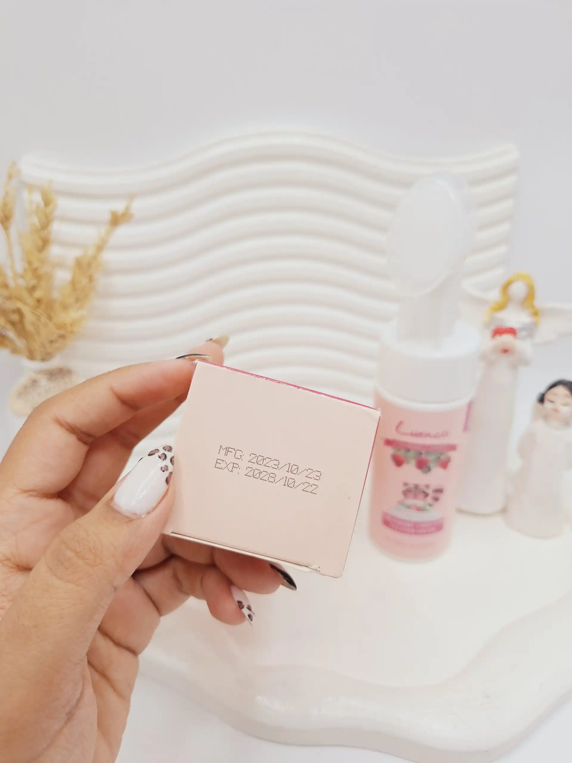 فوم شستشو صورت براش دار توت فرنگی سرسان لاو کد 3070