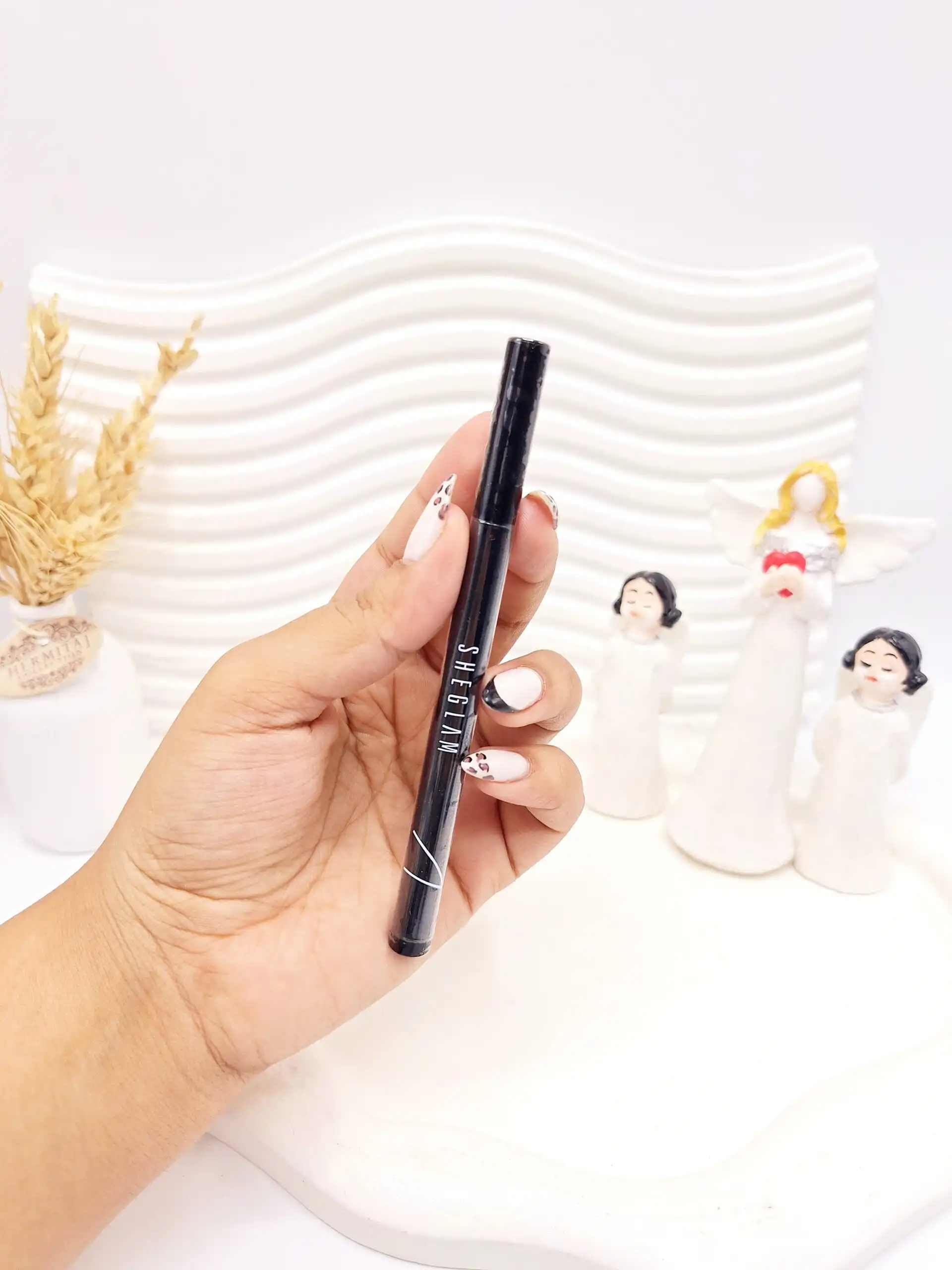 خط چشم ماژیکی بدنه مشکی شیگلم SHEGLAM