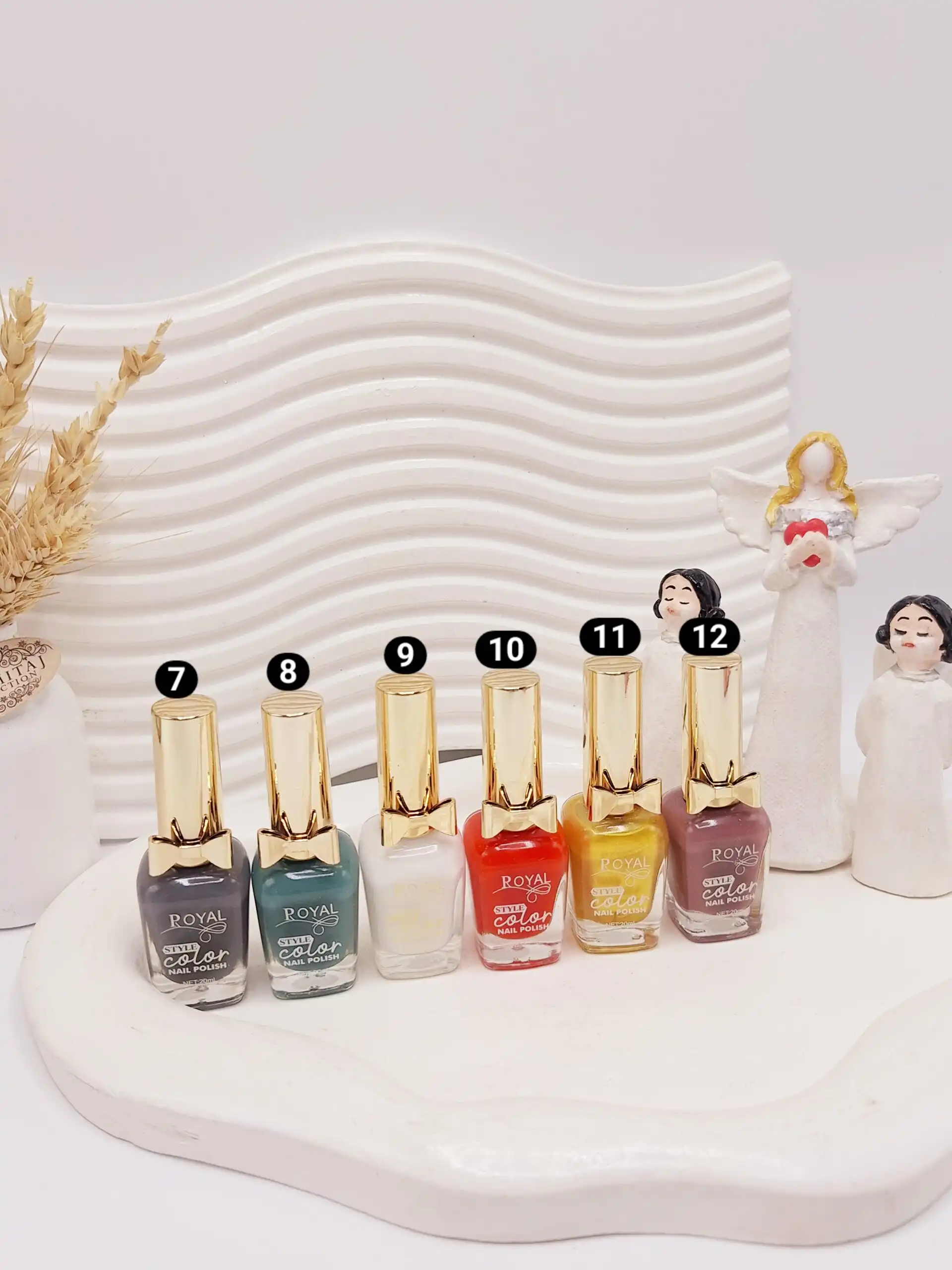 لاک ناخن زیبا ROYAL مدل پاپیون کد 0370