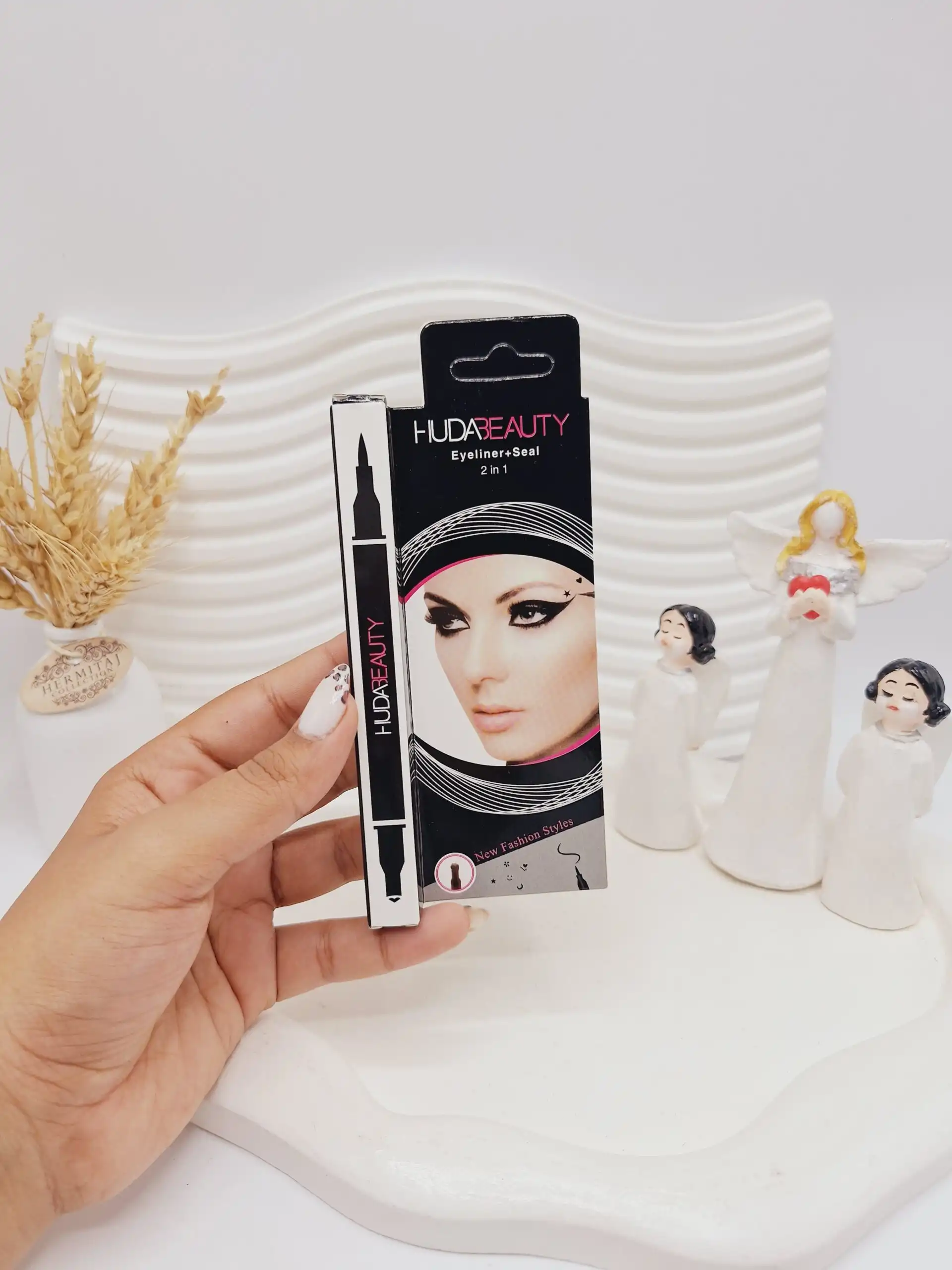 خط چشم دو سر استامپی طرح دار برند HUDABEAUTY کد 1019