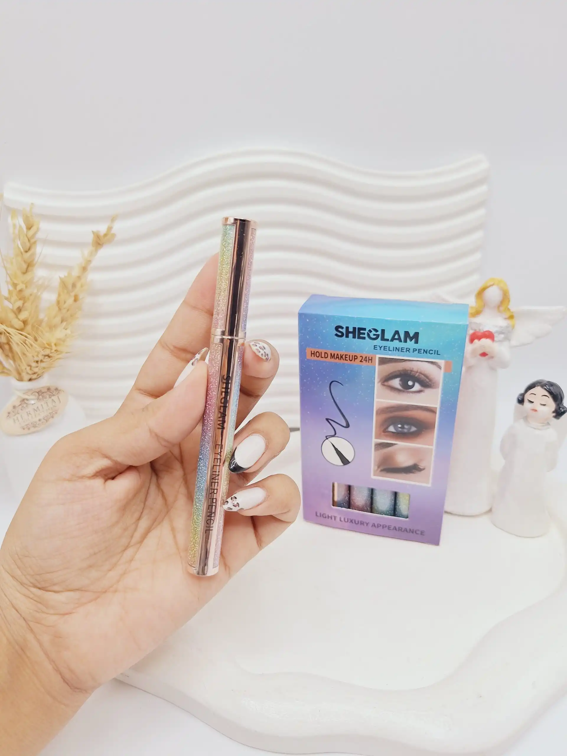 خط چشم مشکی ماژیکی گلیتری برند شیگلم SHEGLAM کد 7076