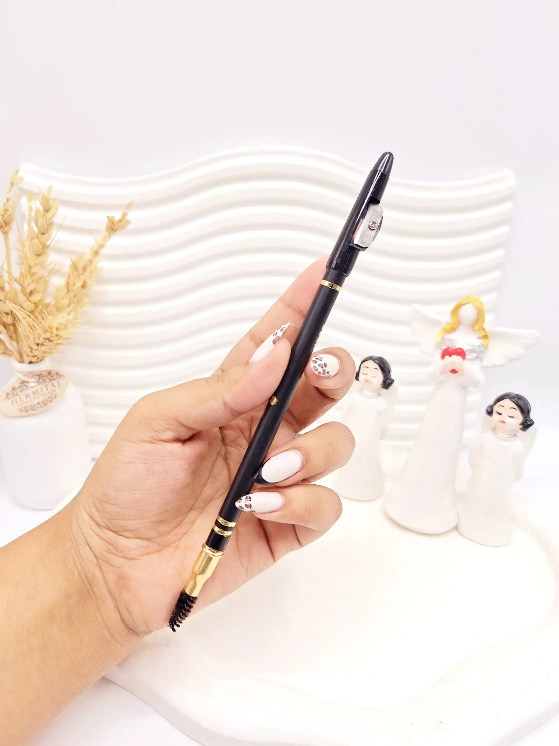 مداد چشم و ابرو مشکی فرچه دار به همراه تراش مدل XXL