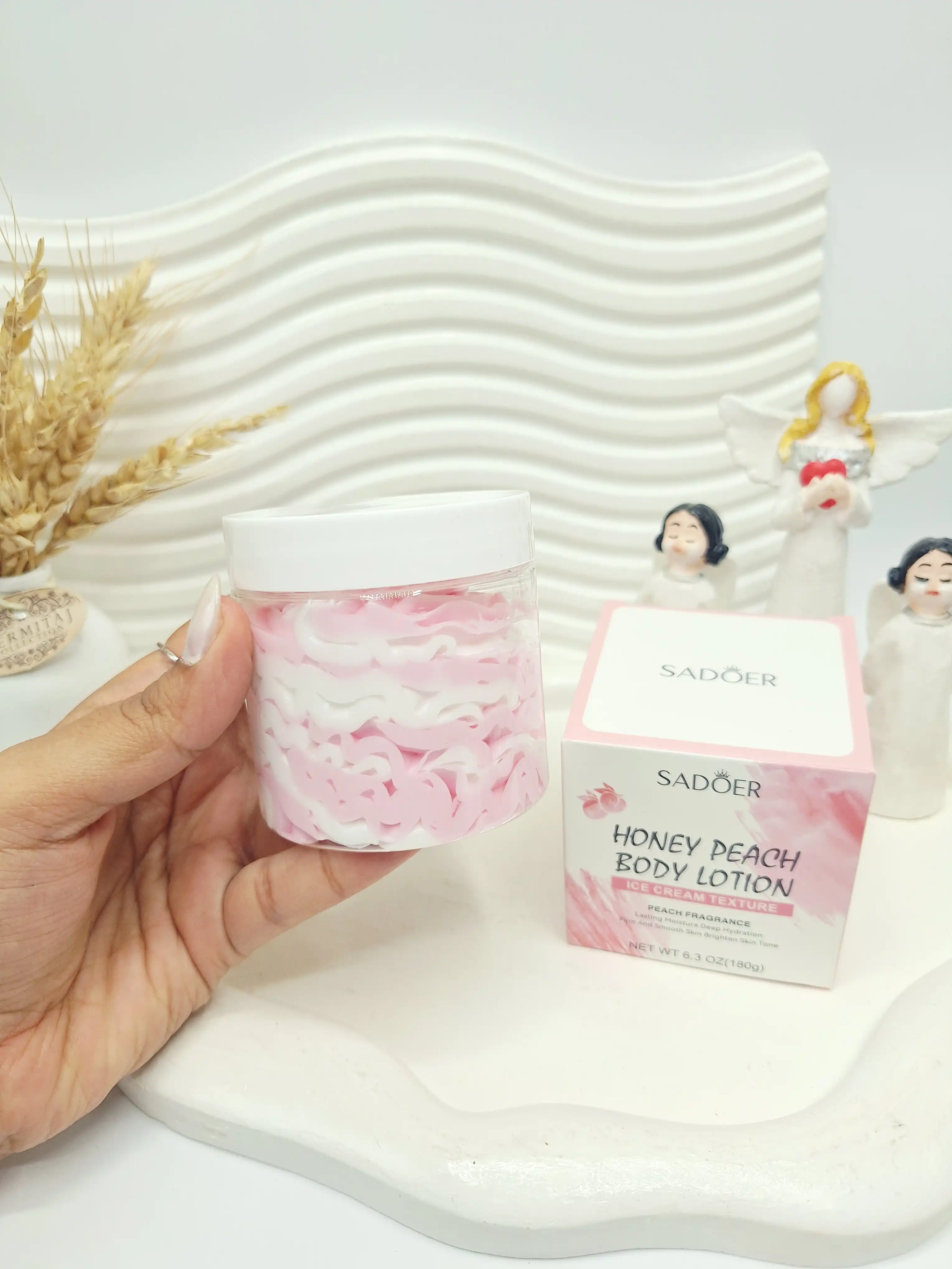 لوسیون بدن بستنی هلو سفید کننده و روشن کننده بدن برند سادور کد 9604