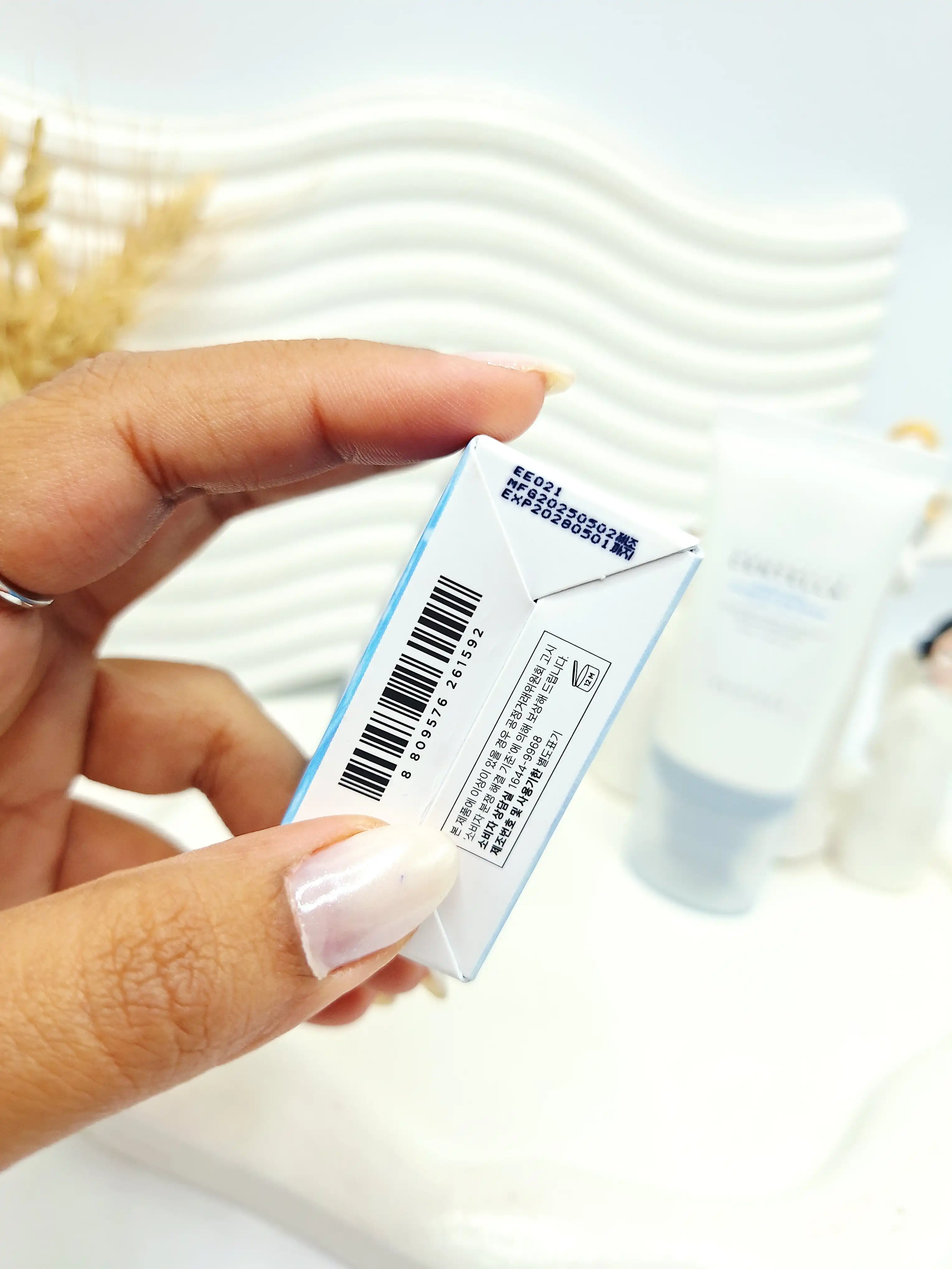 کرم ضد آفتاب بدون رنگ سنتلا +SPF 50 اصل و اورجینال کد 1592