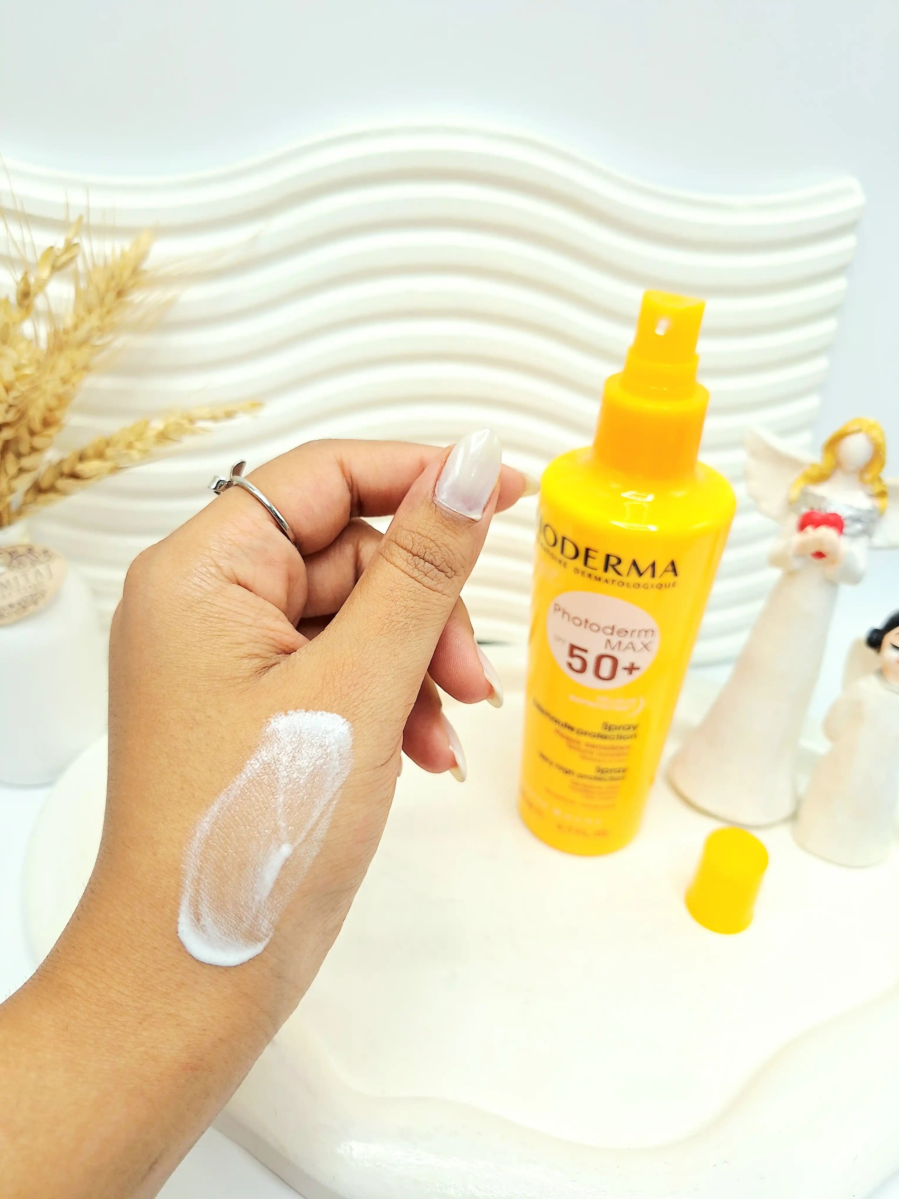 اسپری ضد آفتاب بیودرما فتودرم 200 ميل مناسب صورت و بدن کد 8742