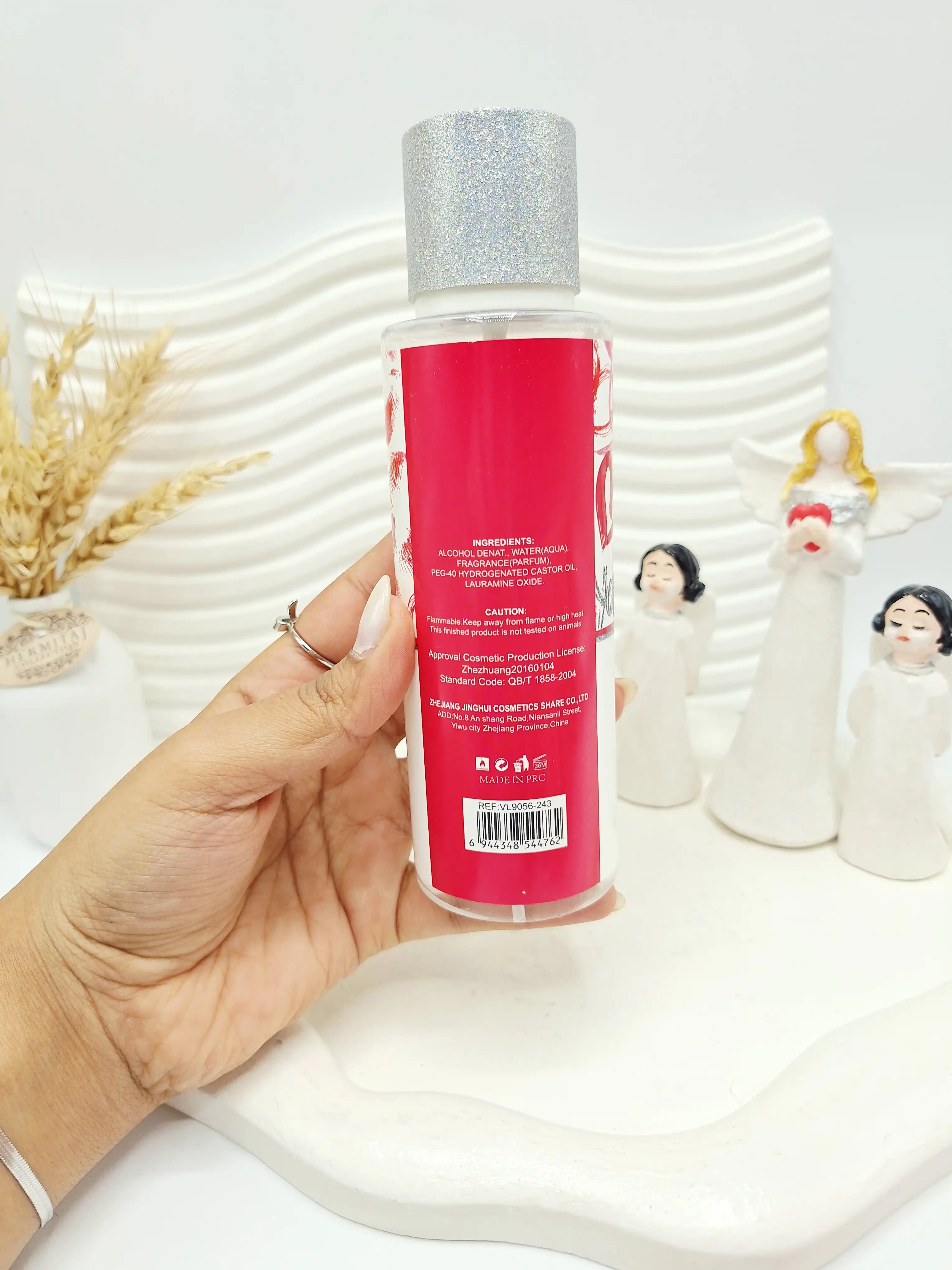 بادی اسپلش زنانه KISS برند V.V.LOVE حجم 250 میل کد 4762