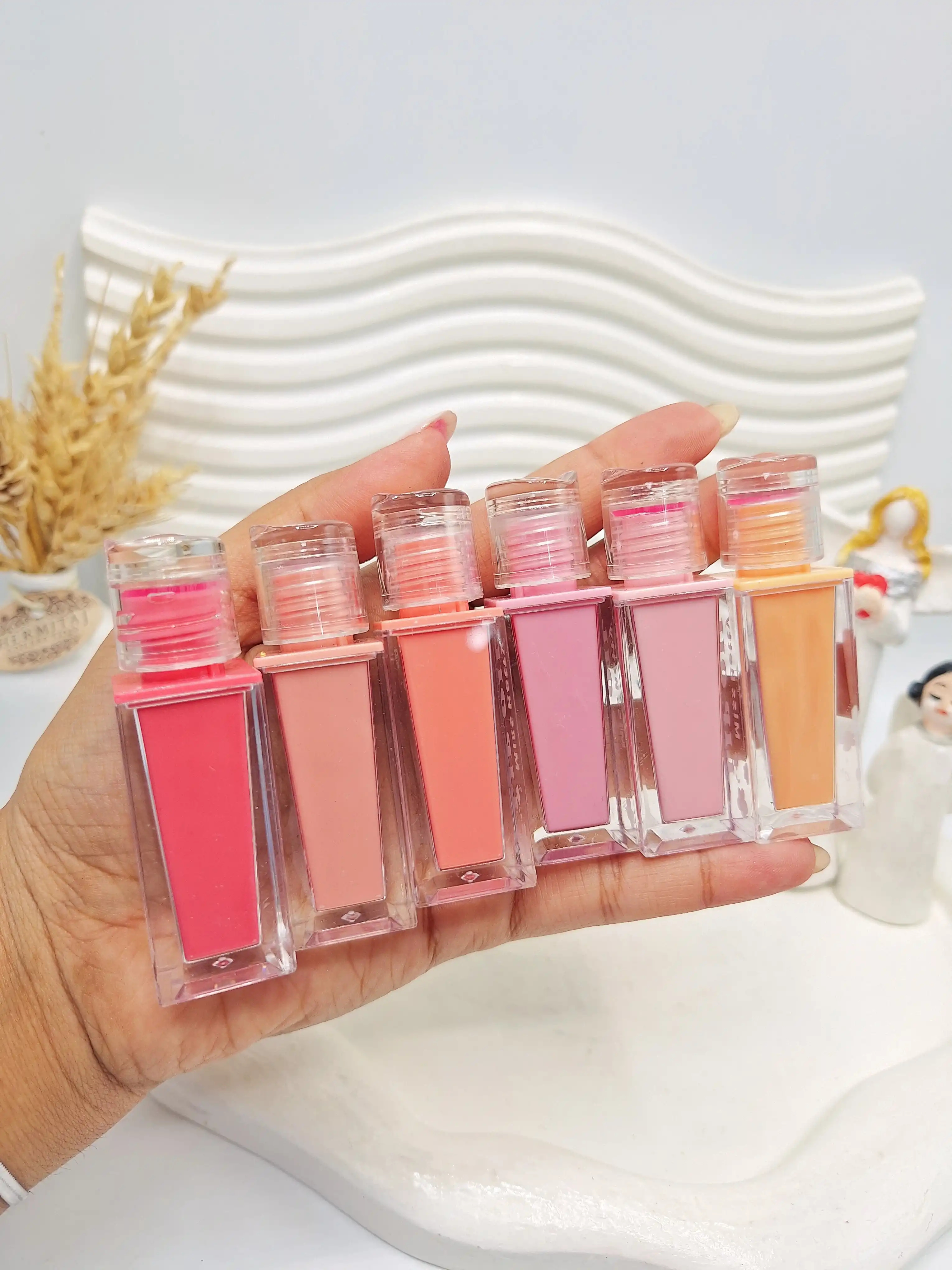 لیپ گلاس اورجینال رنگی miss betty کد 3879