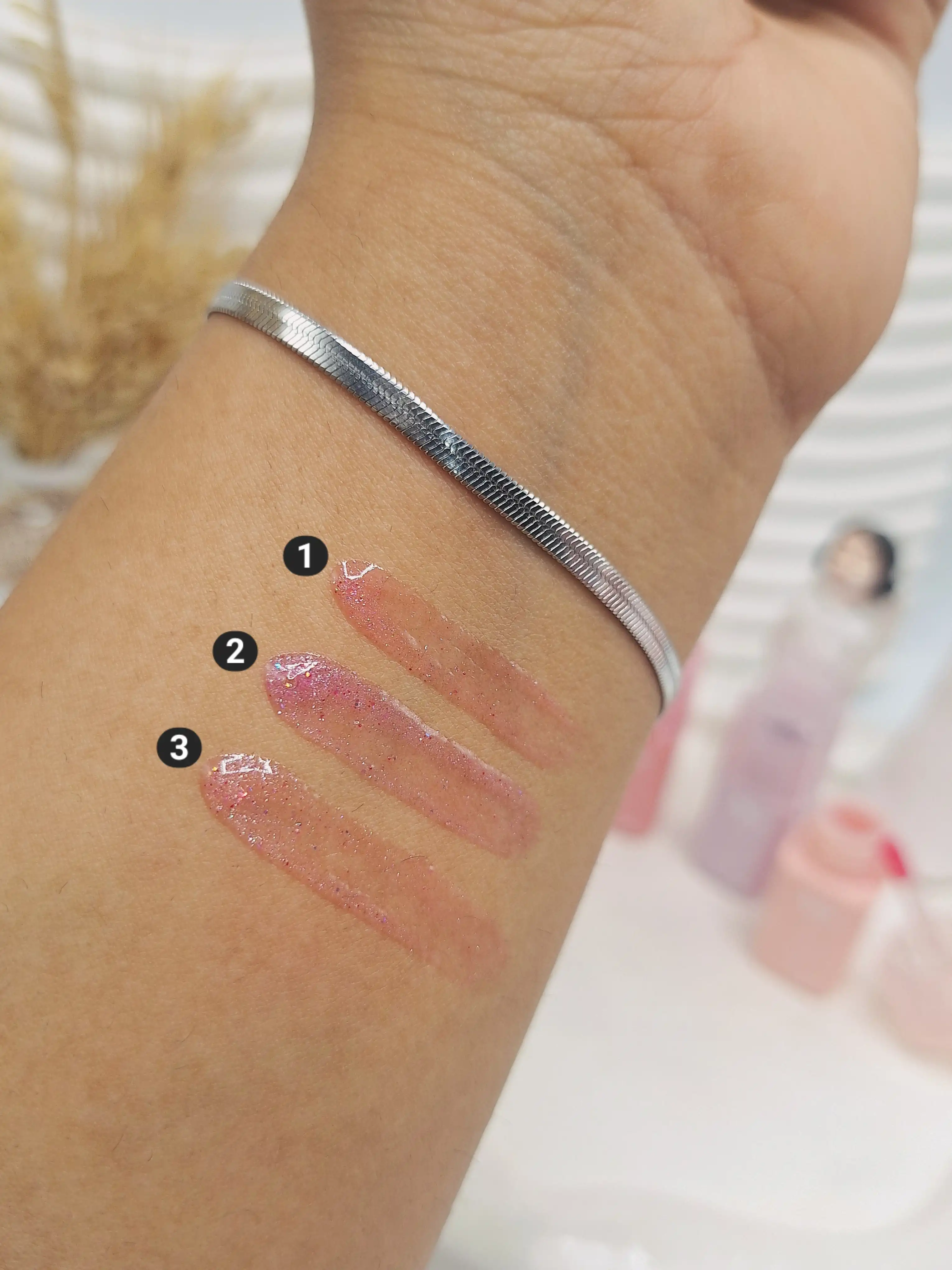 لیپ گلاس شاین 24 ساعته طرح سر قلب برند Miss Betty کد 3847