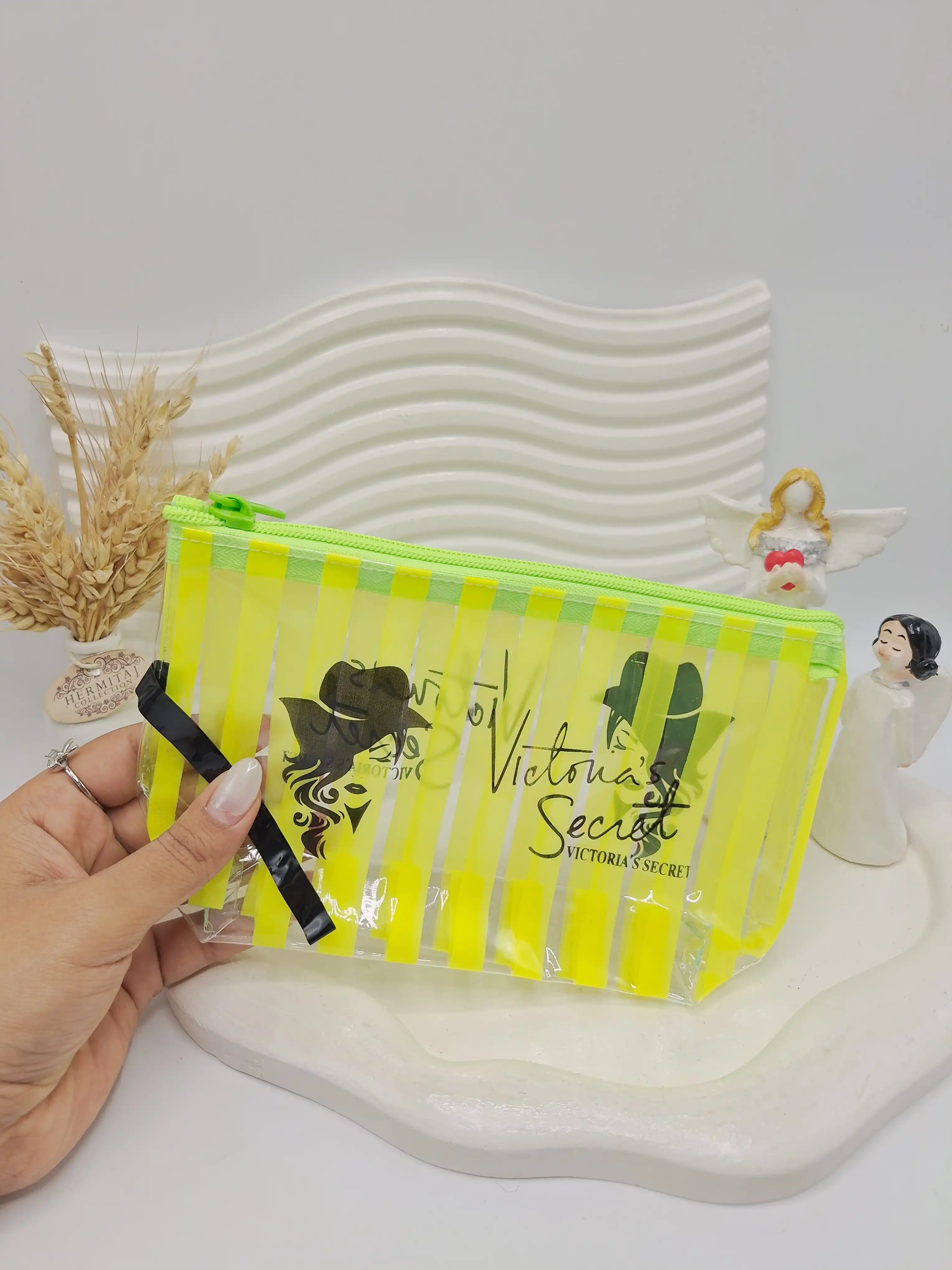 کیف لوازم آرایشی برند ویکتوریا سیکرت مدل طلقی