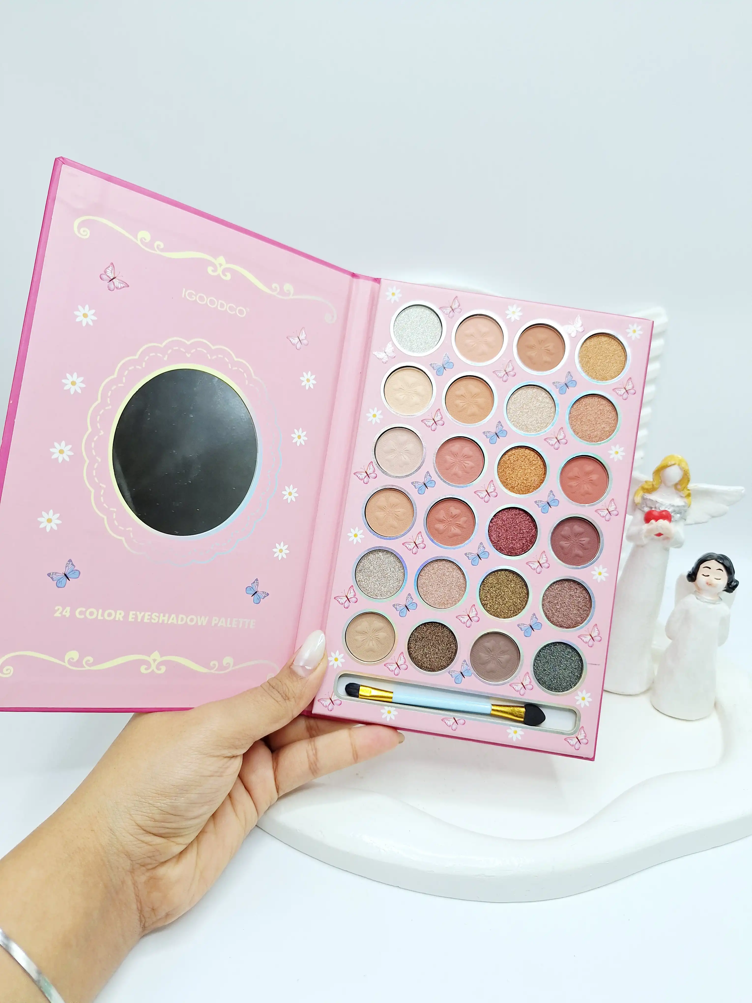 پالت سایه کتابی دختر میکاپ آرتیست کد 1222