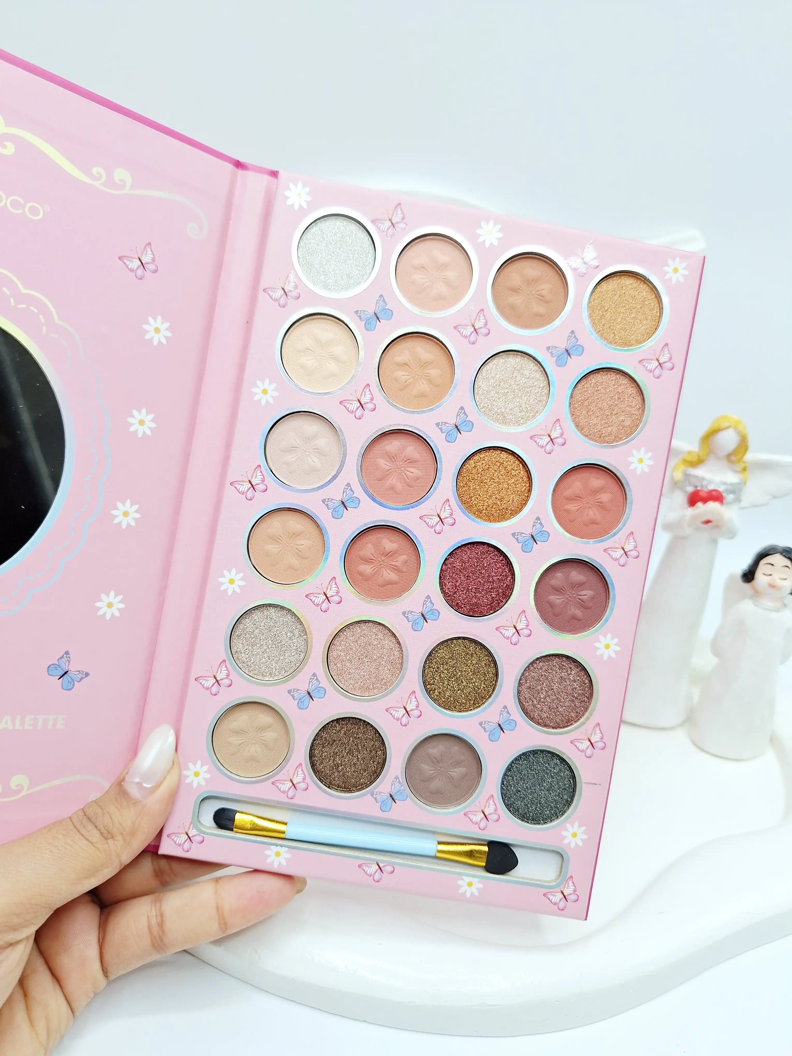 پالت سایه کتابی دختر میکاپ آرتیست کد 1222