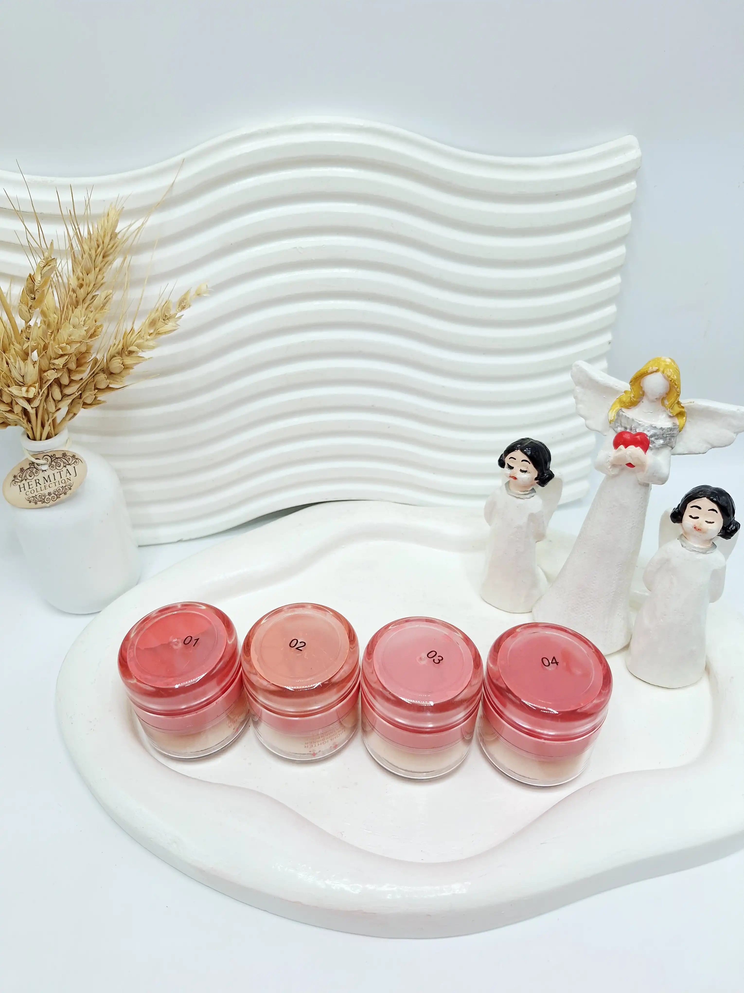 رژگونه پودری انار مدل پد دار برند HUKJABEAUTY کد 718