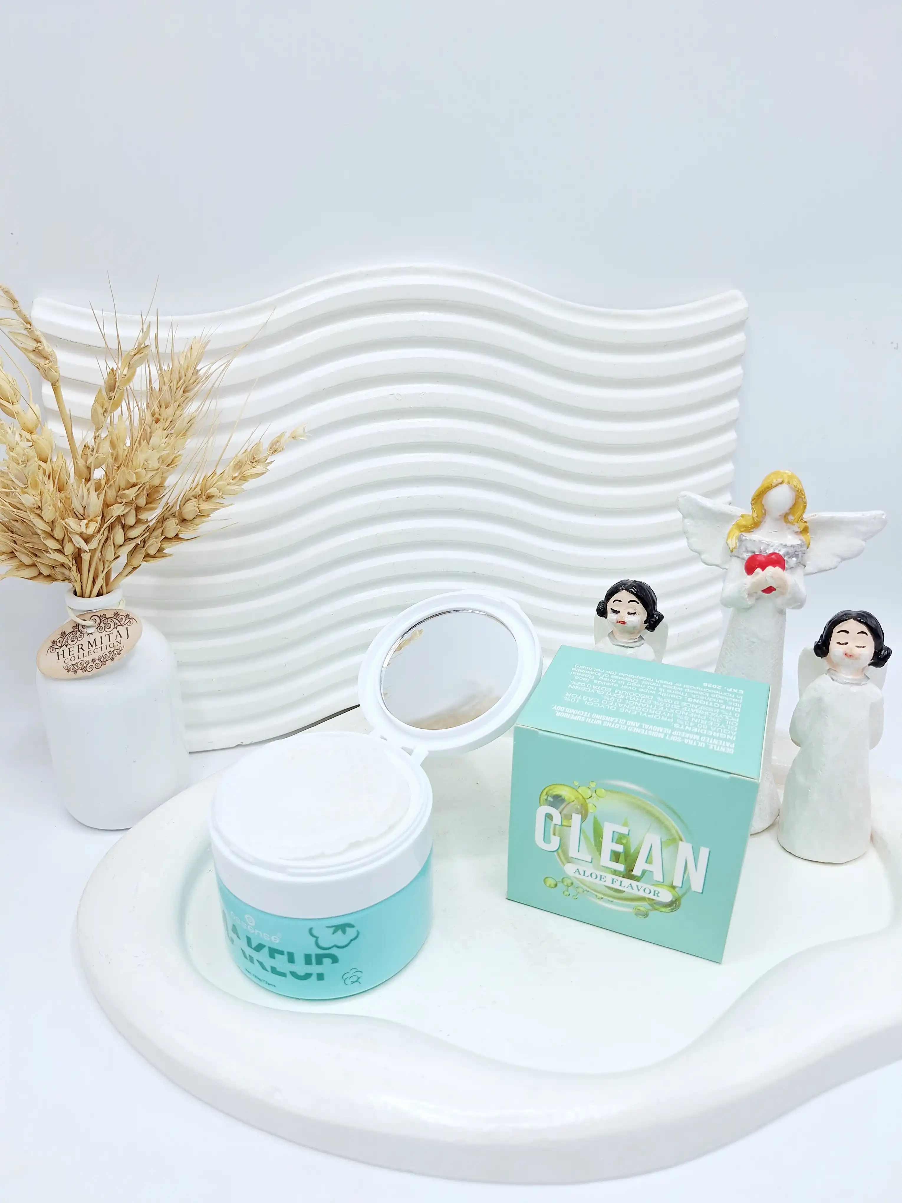 پد آغشته به مواد آرایش پاک کن رایحه آلوئه ورا اسنس کد 801