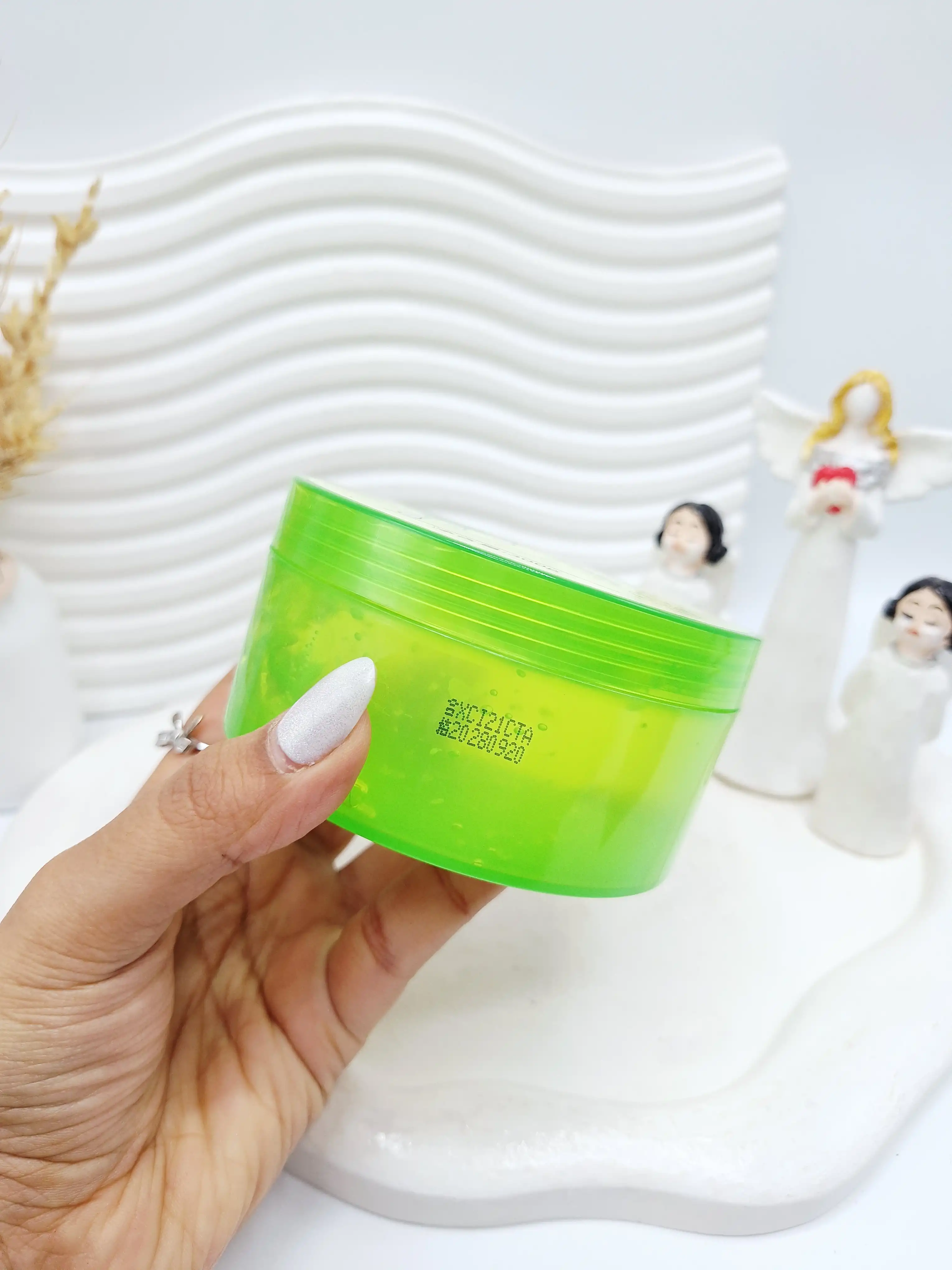 ژل تسکین دهنده و رطوبت رسان رایحه آلوئه ورا کاسه ای کد 8626