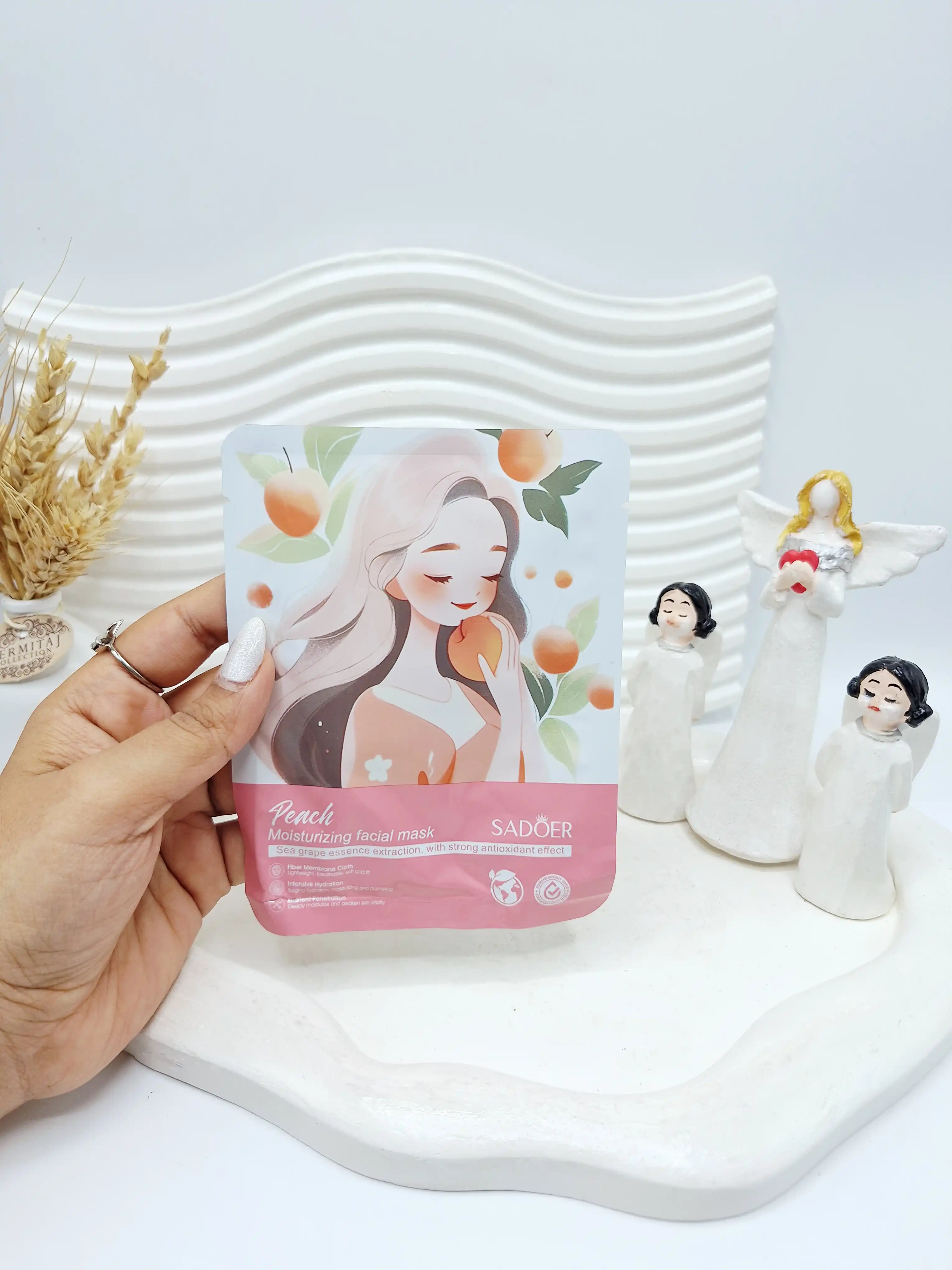 ماسک ورقه ای آبرسان رایحه هلو طرح دختر برند SADOER کد 6445