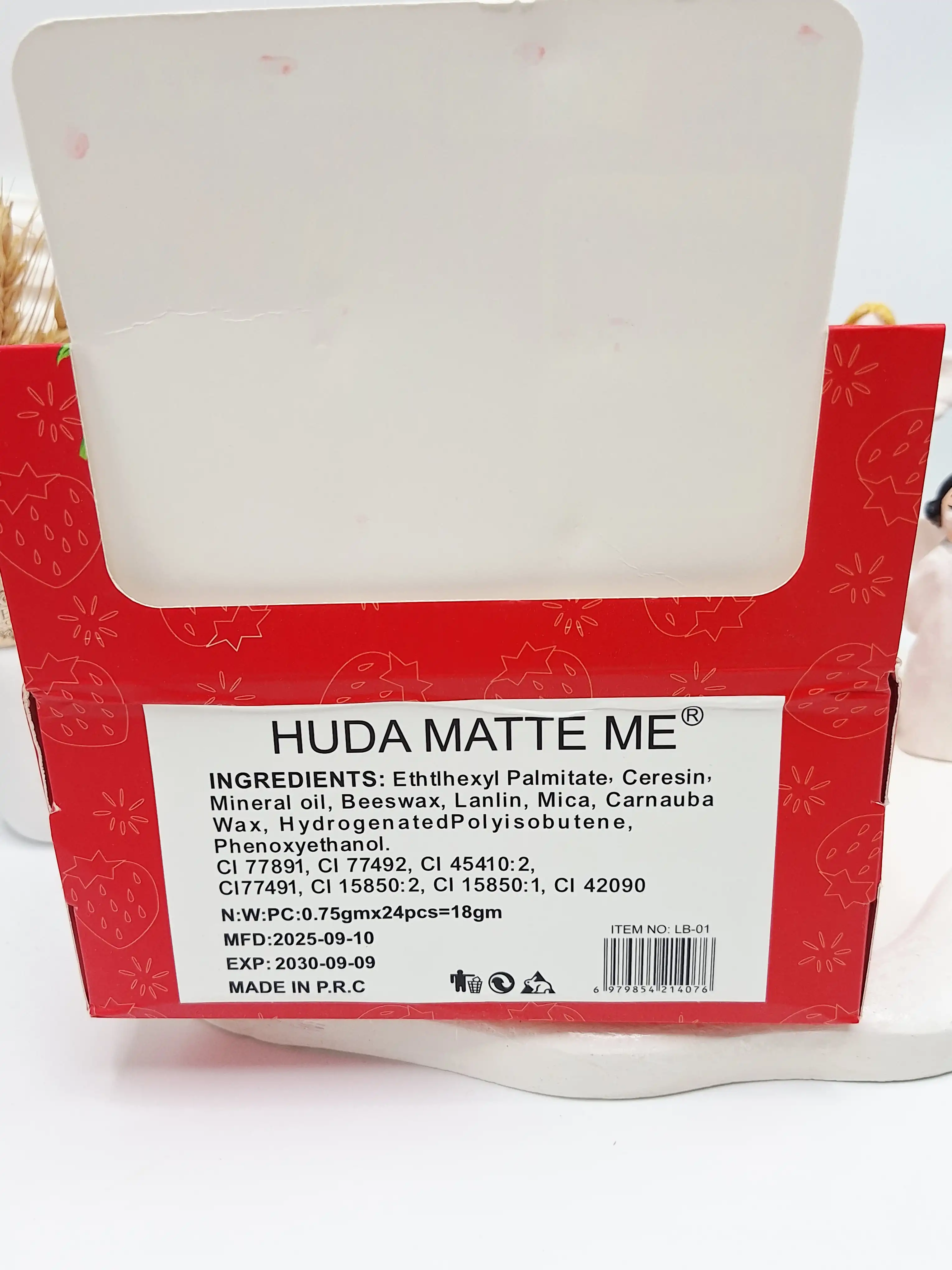 بالم لب توت فرنگی قرمز برند HUDA MATTE ME کد 4076