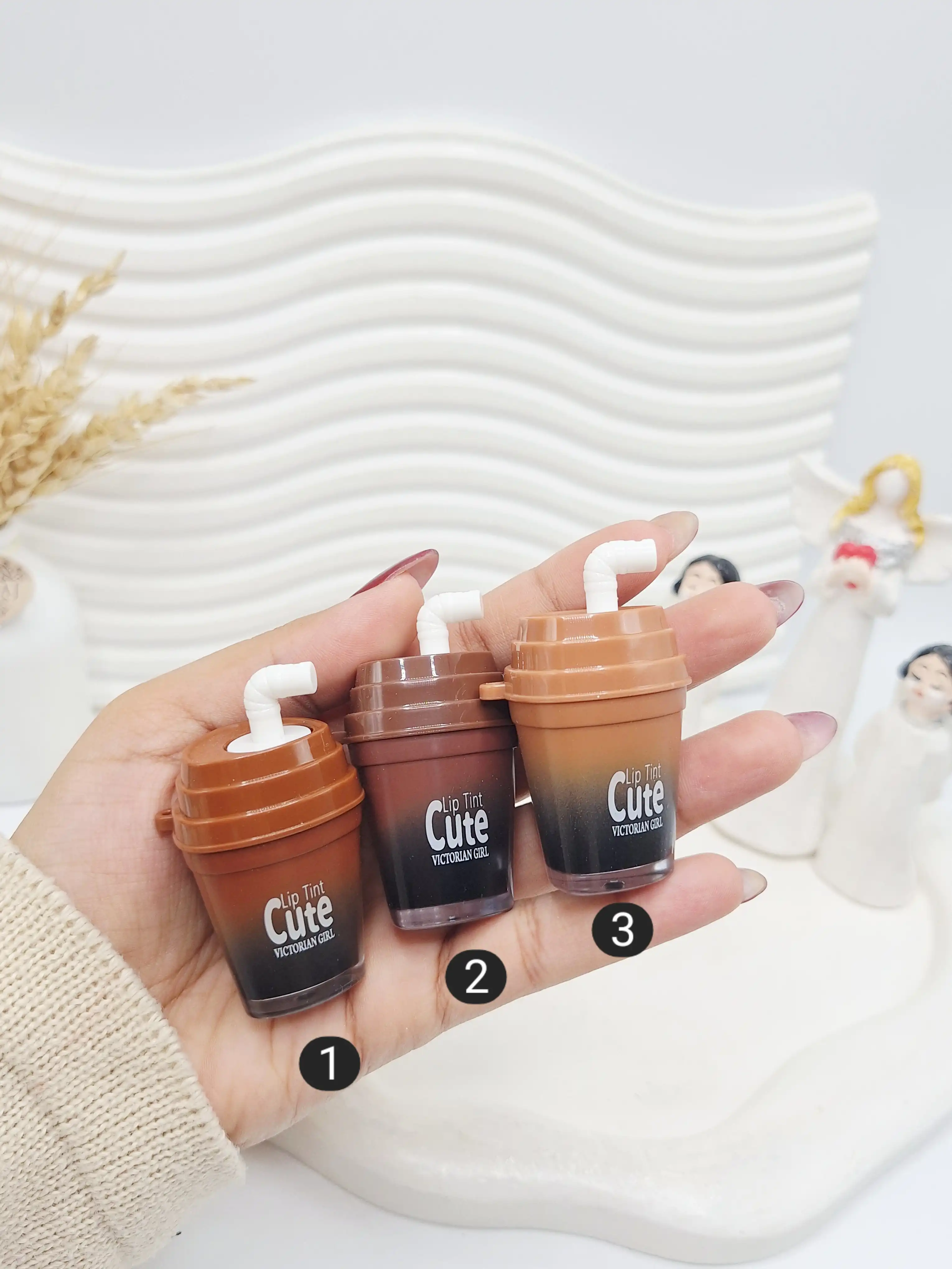 تینت لب و گونه قهوه ای طرح آیس پک نوشیدنی برند HUDA MATTE ΜΕ کد 523تینت لب و گونه قهوه ای طرح آیس پک نوشیدنی برند HUDA MATTE ΜΕ کد 523